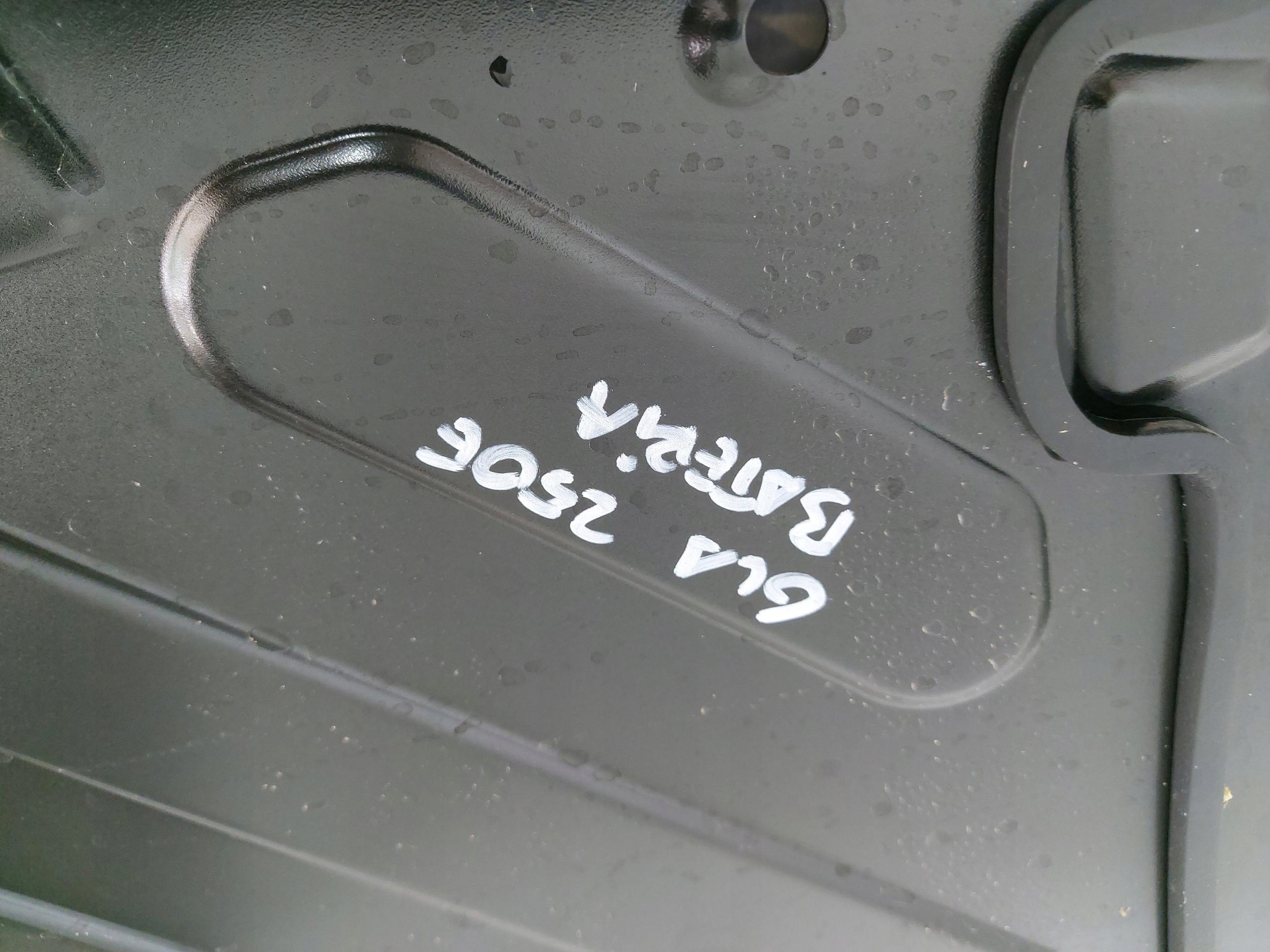 Mercedes GLA 250e LIFT II H247 abdeckung Blende Abdeckung BATERII