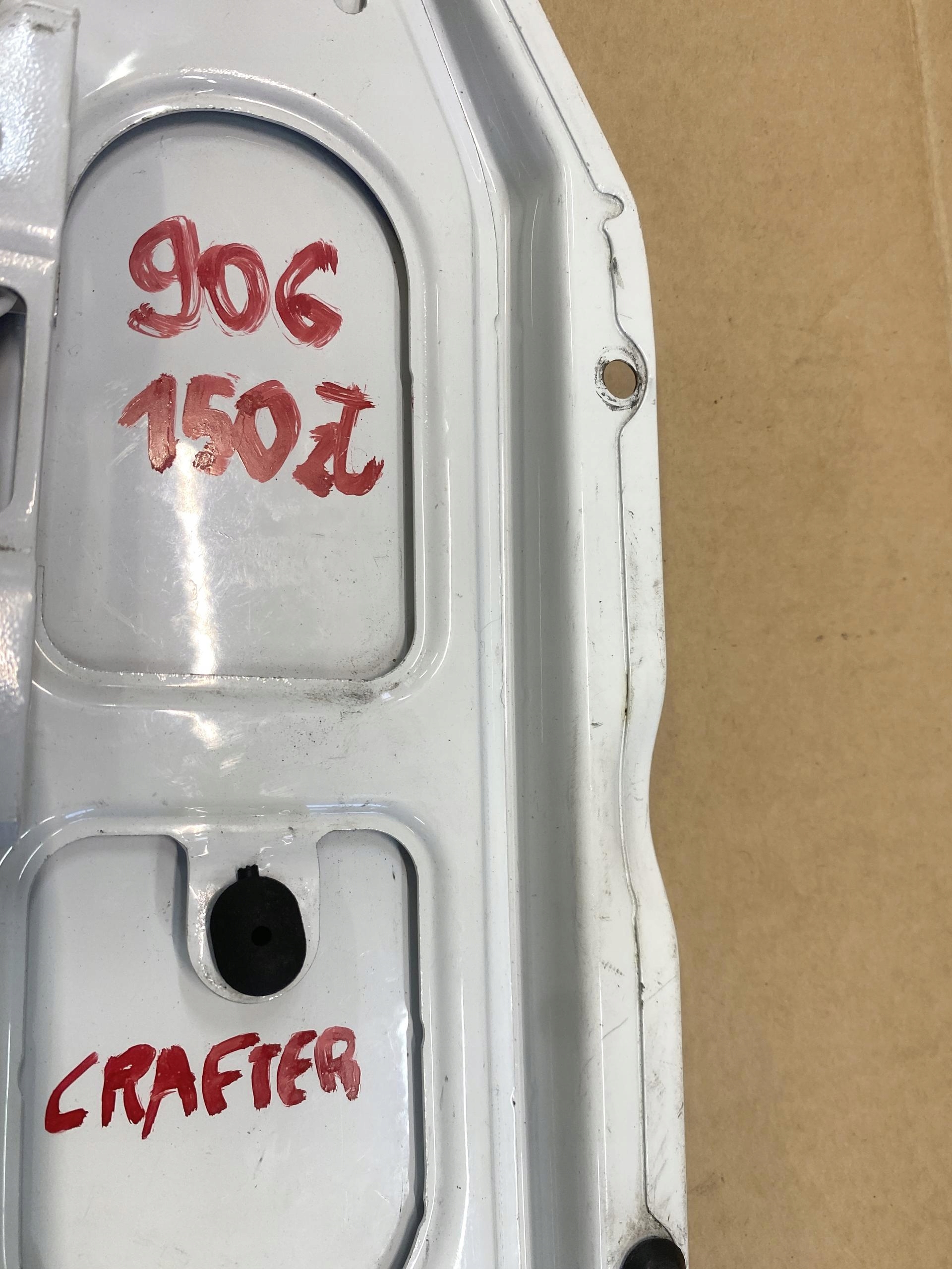 SPRINTER 906 VW CRAFTER 06- dvierka nádrže Paliva BIALA