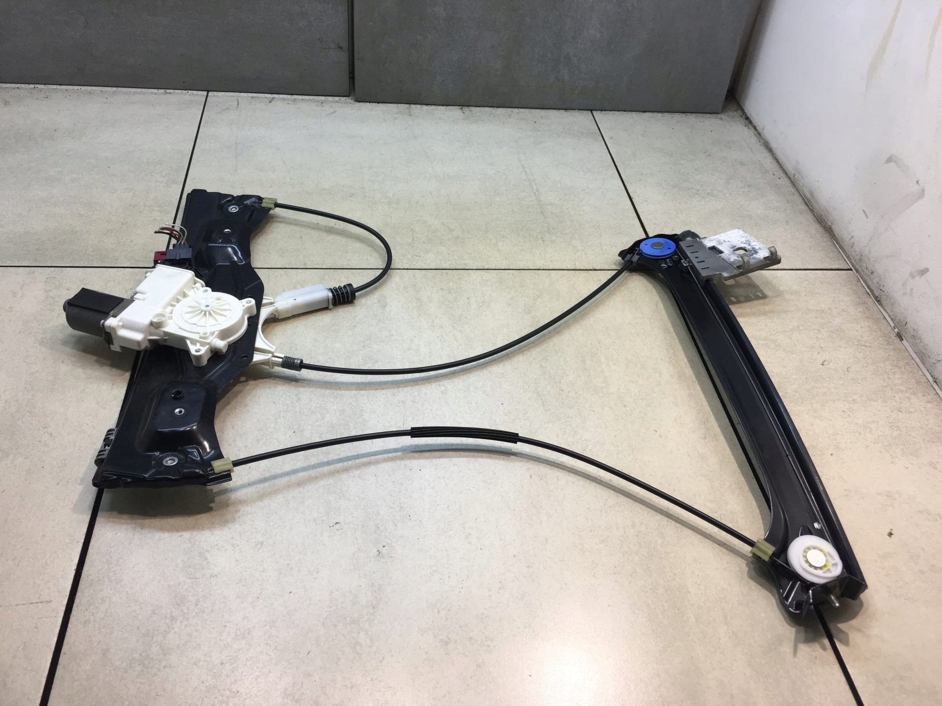 window regulator left ASTRA H CABRIO 13193231