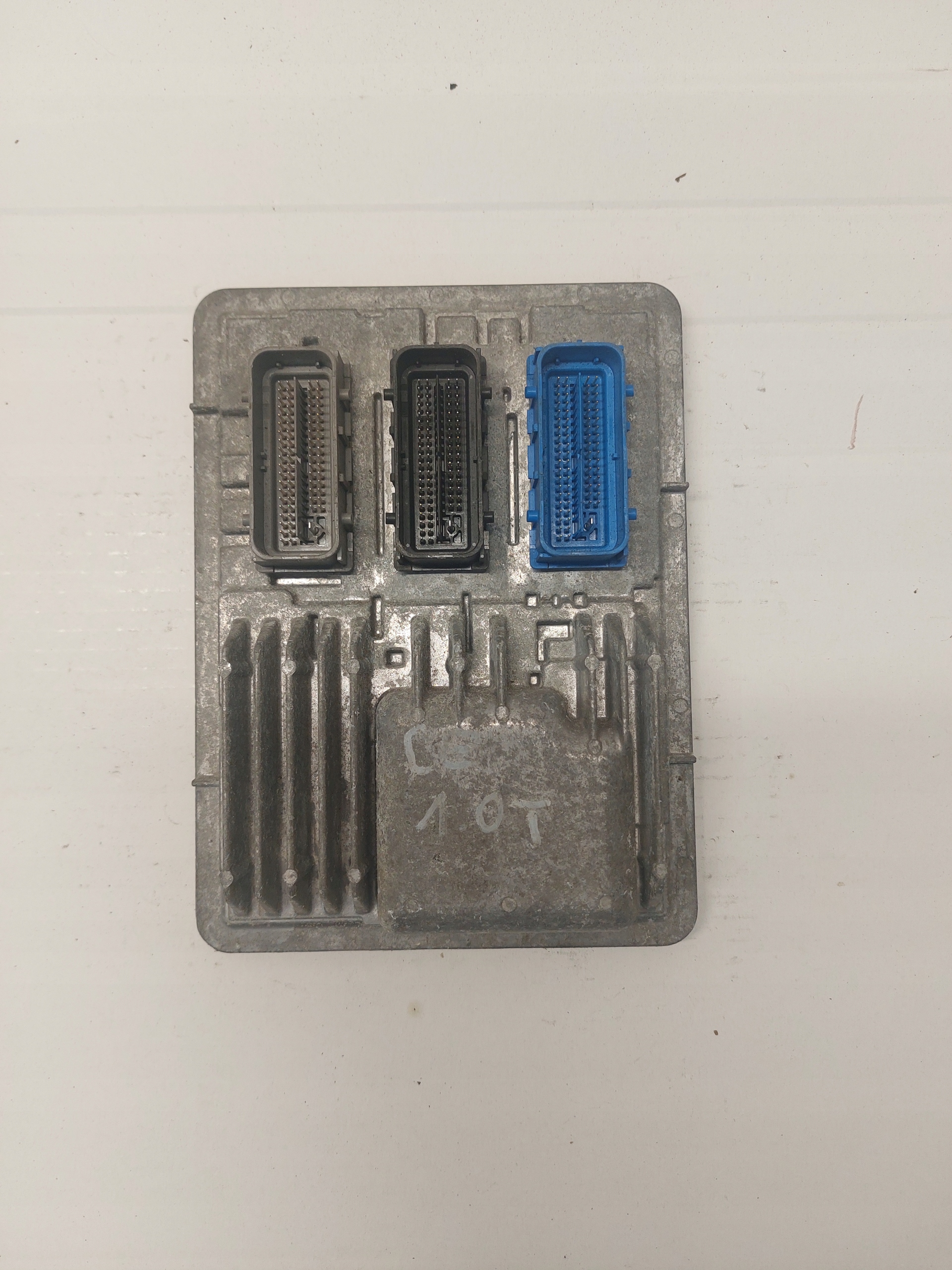 control unit of the engine 12666191 OPEL CORSA E 1.0 TURBO
