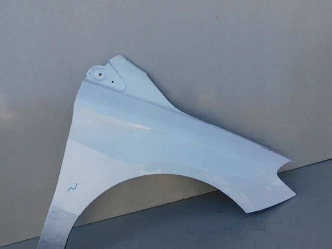 MERCEDES W246 B-KLASA 12- fender right front