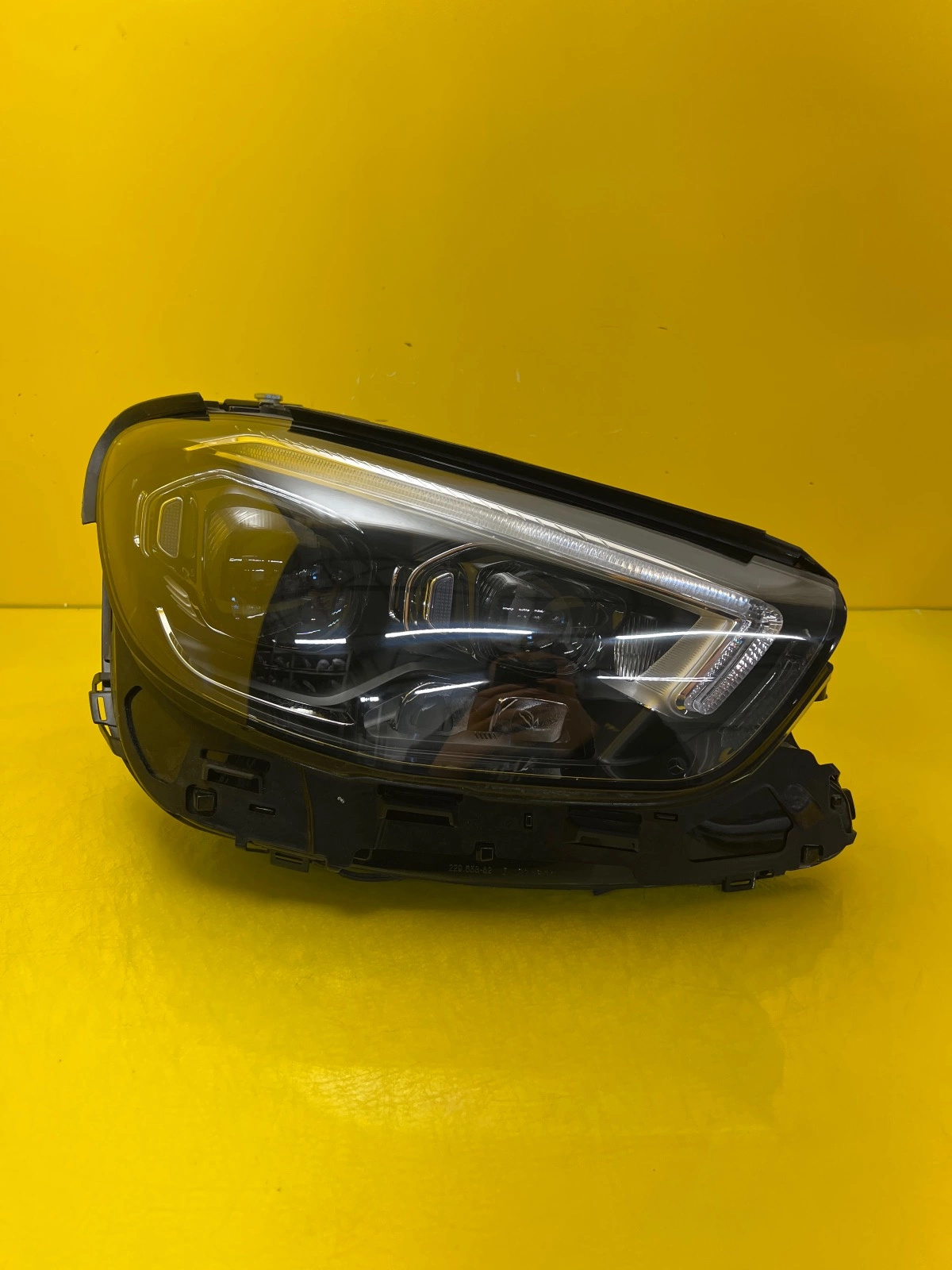 light right Mercedes E-Klasa W213 Multibeam A2139060210