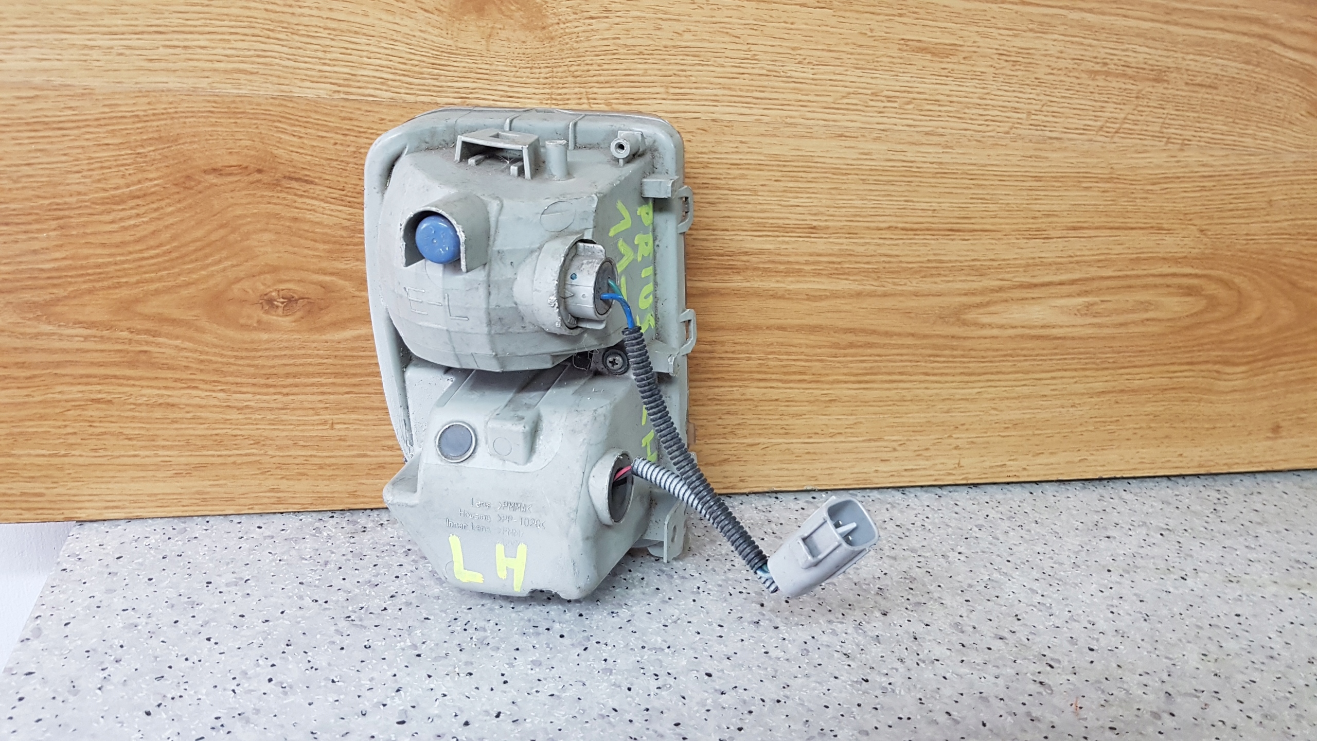 TOYOTA PRIUS 2011 - LED DRL left D 70
