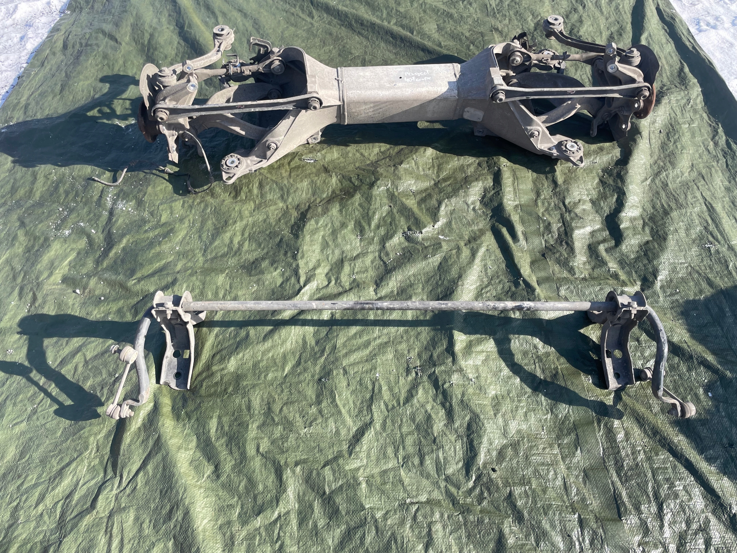 ZAWIESZENIE TYŁ BELKA OŚ SANKI ZWROTNICA PEUGEOT 407 COUPE 2007 ROK