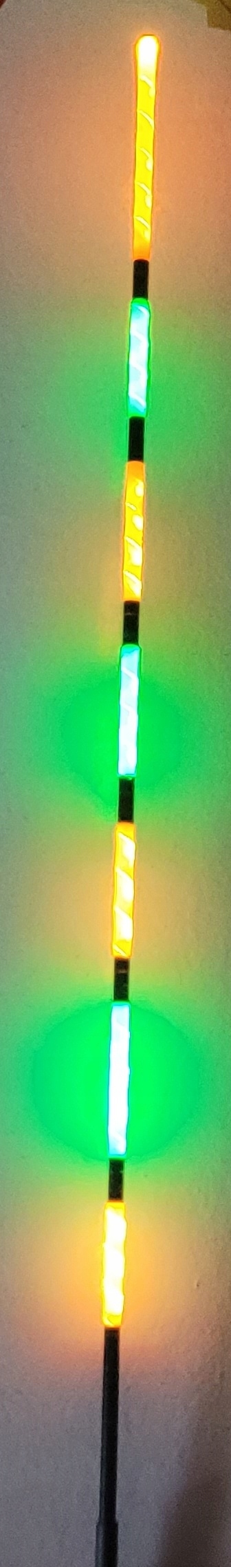 Spławik świecący LED 3 g ZMIANA KOLORU PRZY BRANIU Model Spławik świecący LED