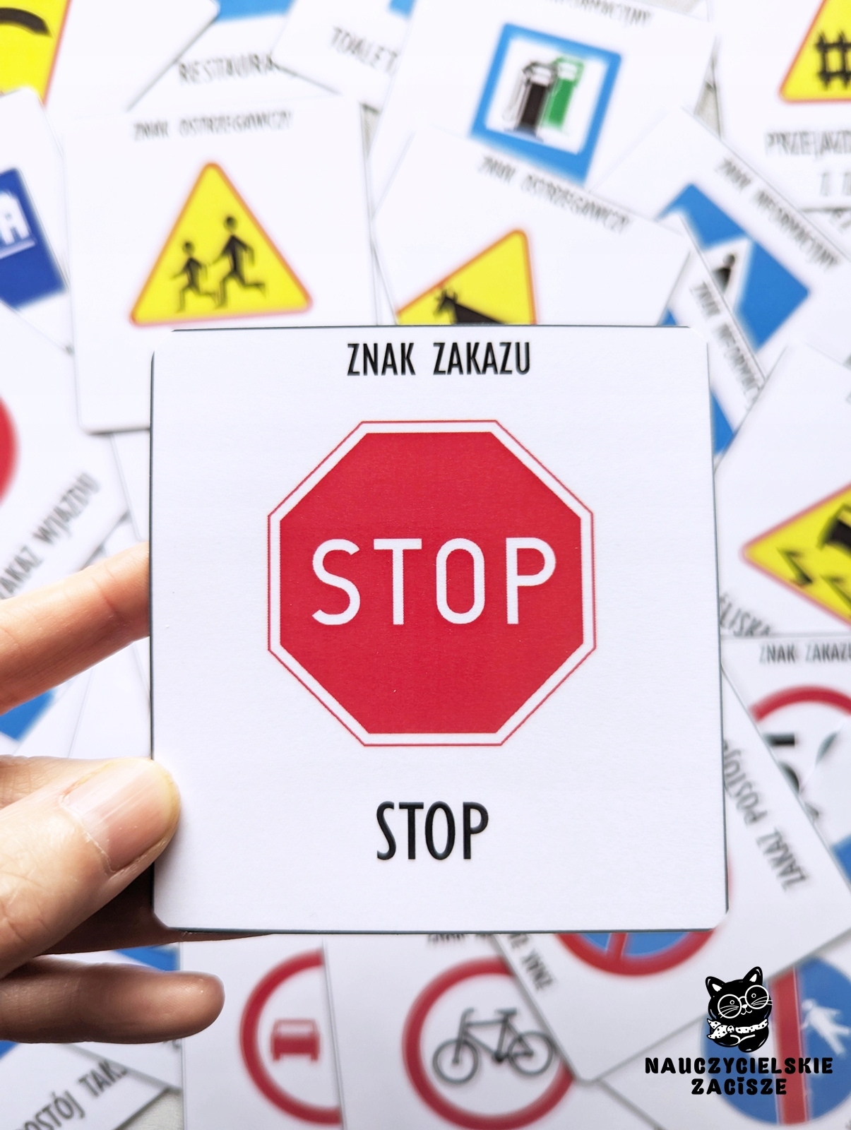 ZNAKI DROGOWE dla dzieci 54 karty Pomoce dydaktyczne Ruch drogowy Edukacja Rodzaj materiały dla nauczyciela