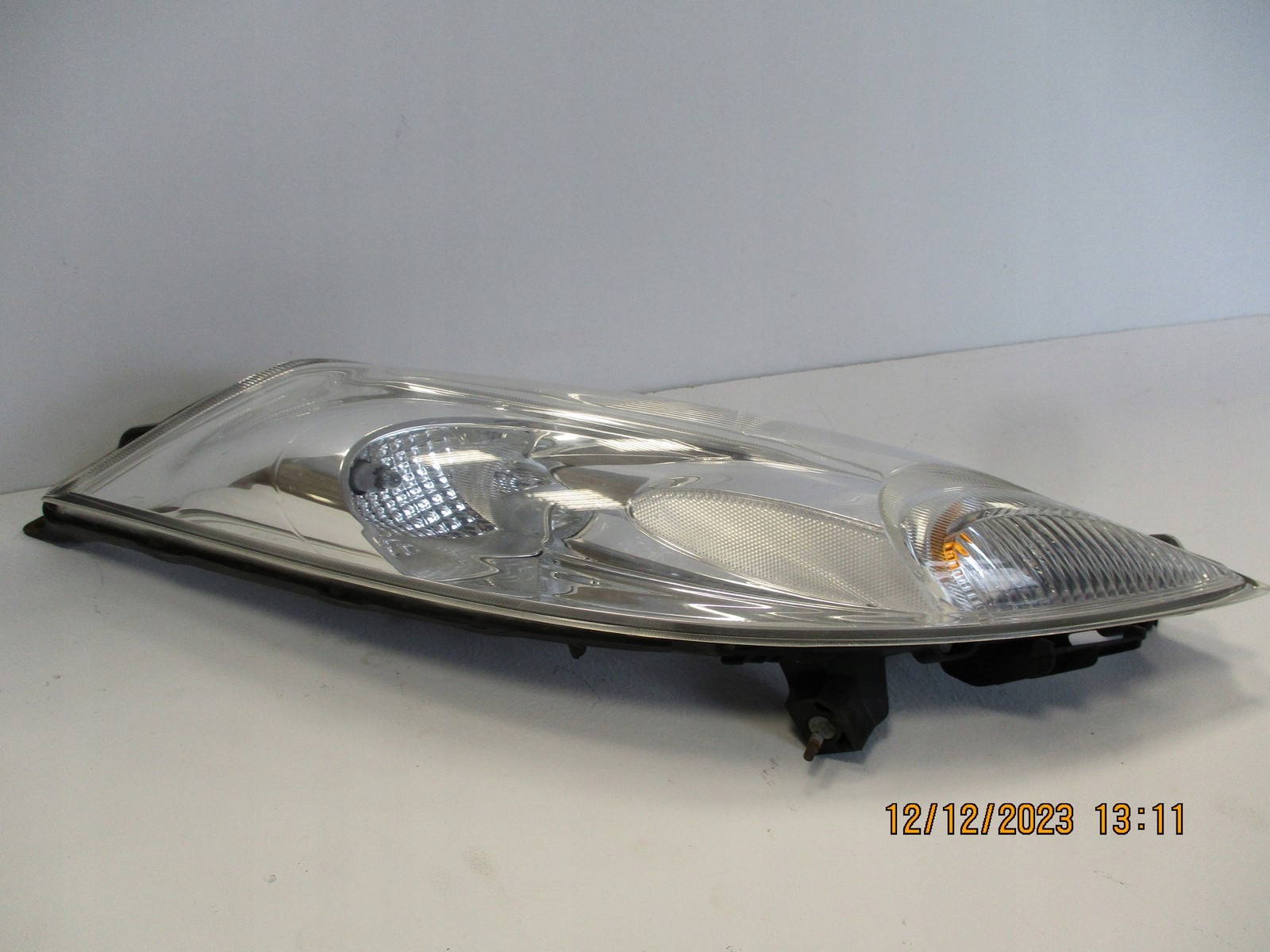 light NISSAN JUKE 14R front front right