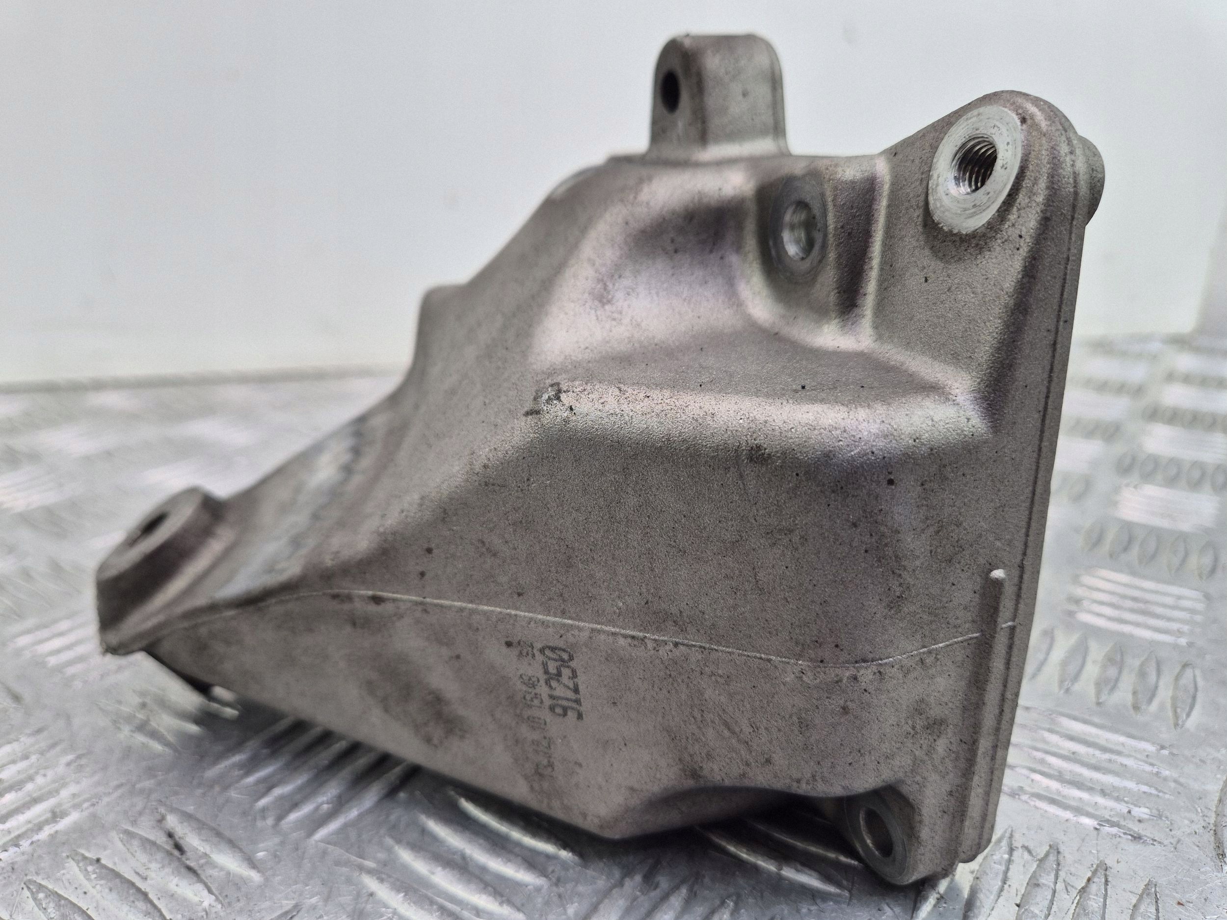 engine mount Mercedes M272.947 C280 W204 A2722232104