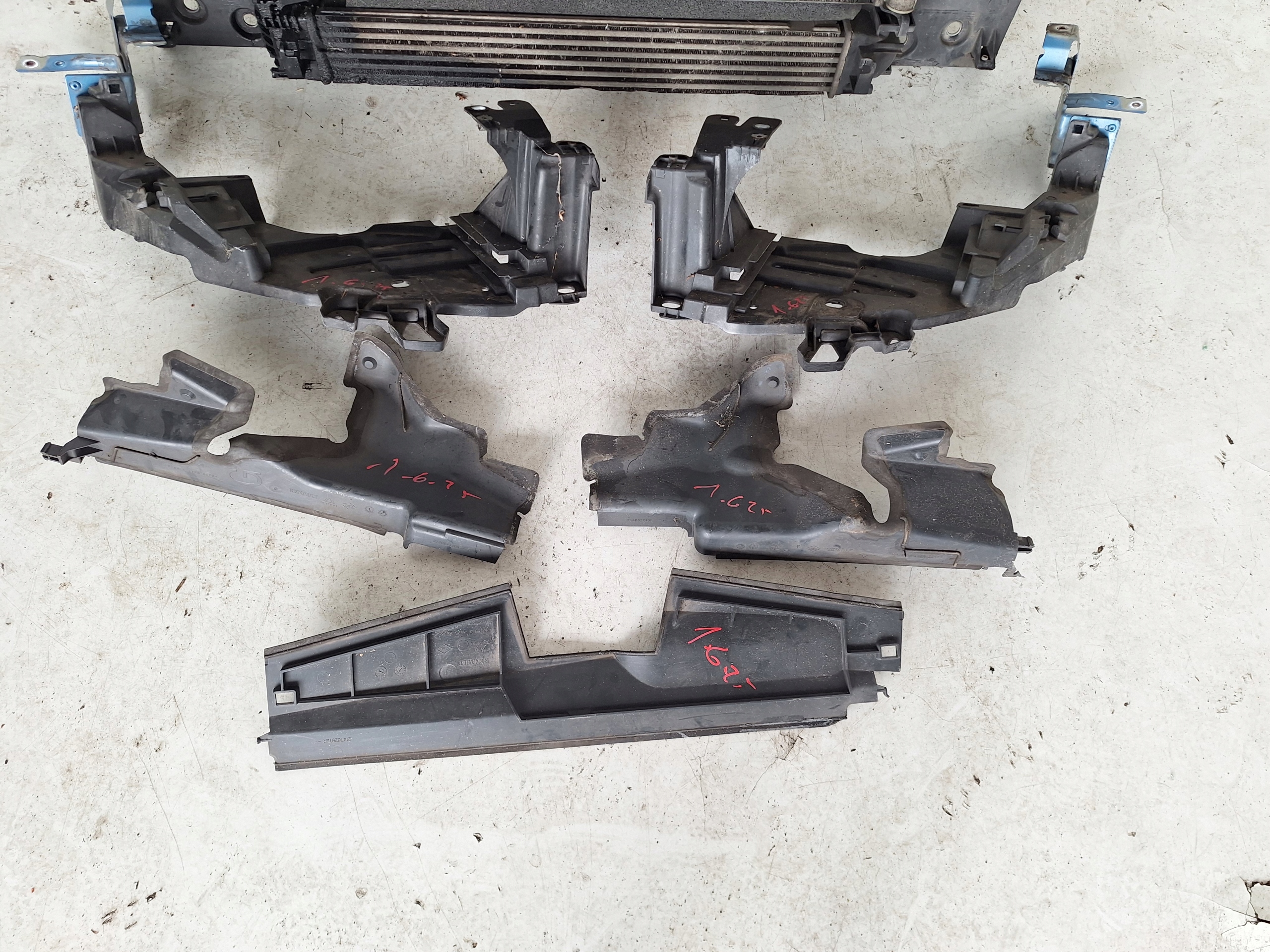 RENAULT MEGANE III LIFT 14-16 support panel for radiators DIESEL