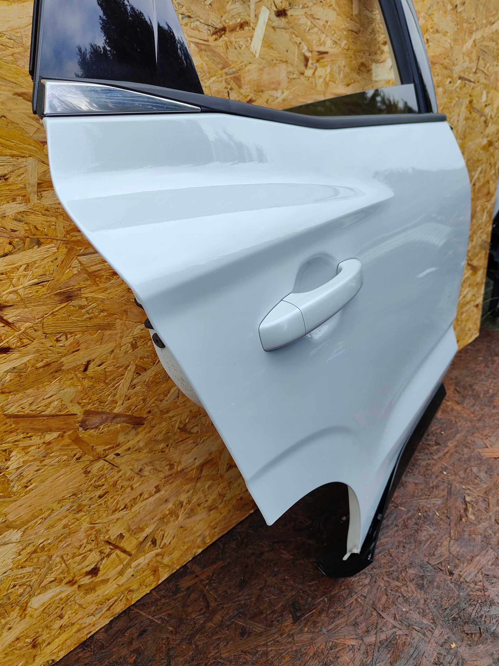 door right rear. right rear part RENAULT AUSTRAL BIALA PERLA