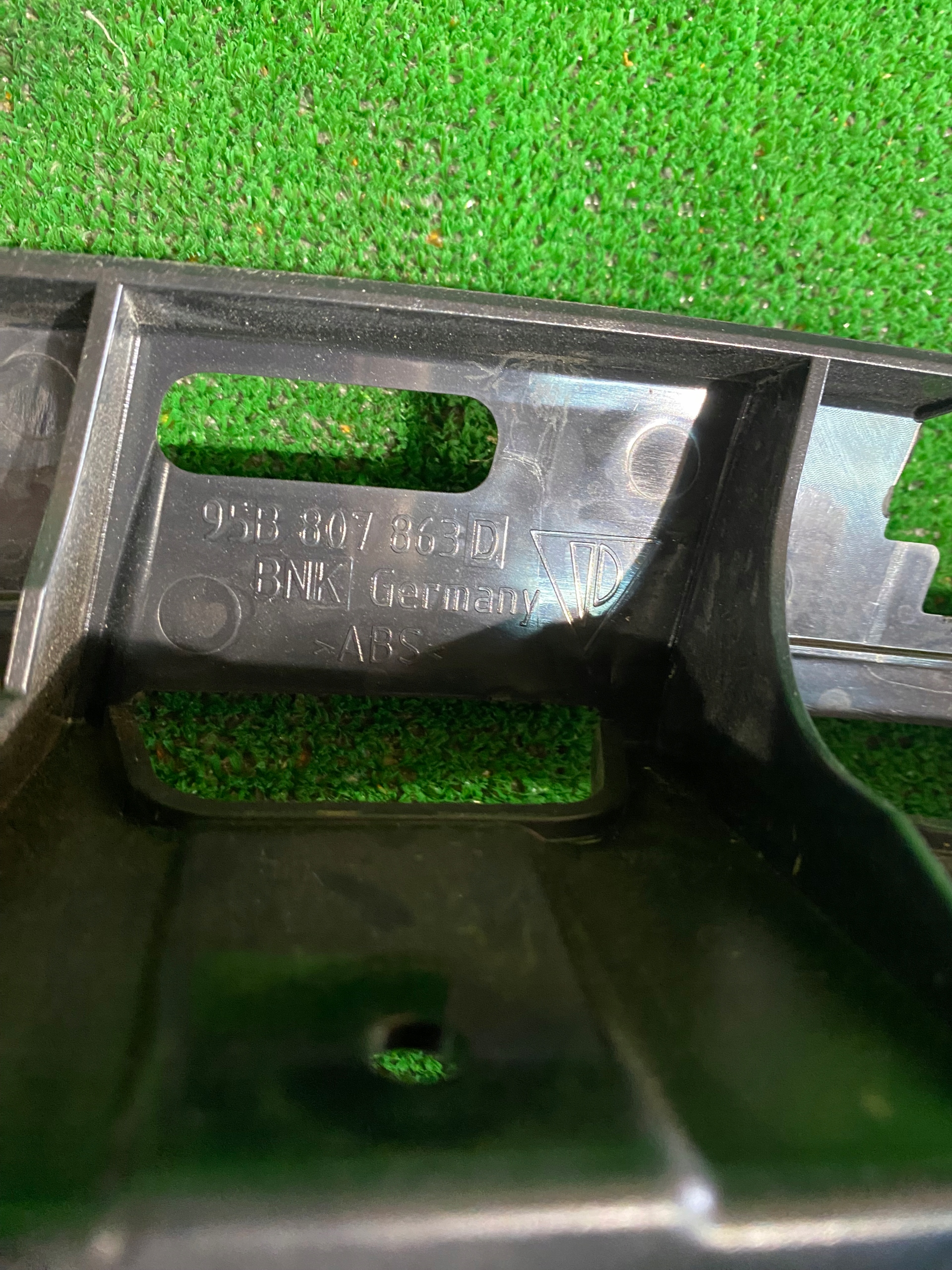 support rear rear part PORSCHE MACAN 95B