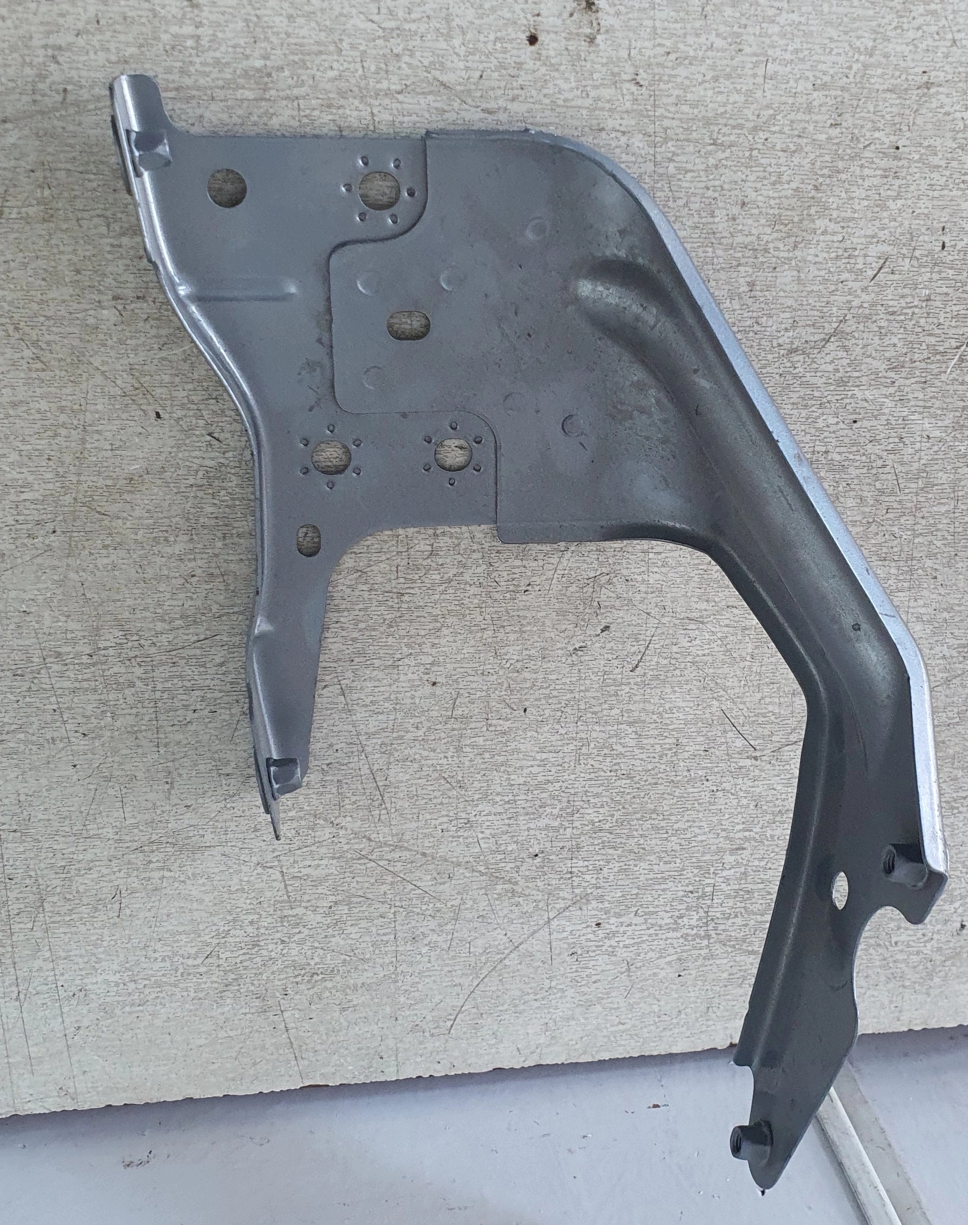 SKODA KAROQ console aile avant gauche 57A821167 original