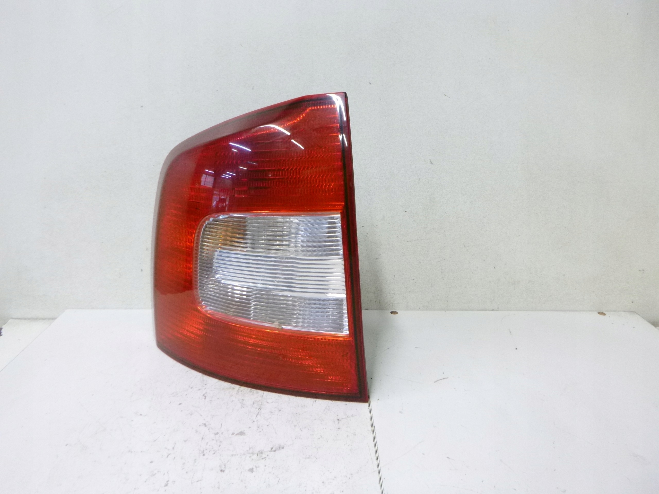 light rear left kombi Skoda Octavia II 1Z5945095A OE 2004–2013