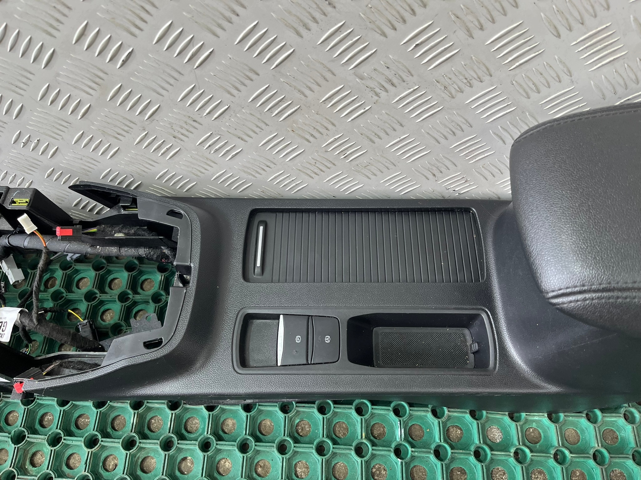 FORD FOCUS MK4 18-22 tunnel media bracciolo EUROPA OE