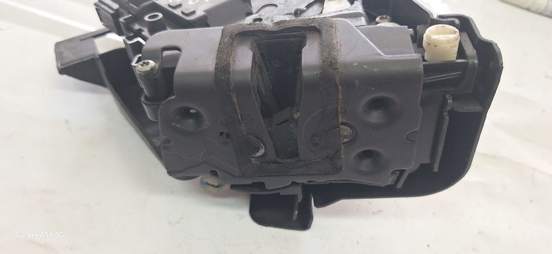 lock door FORD C-MAX right rear part 3M5AR26412BS