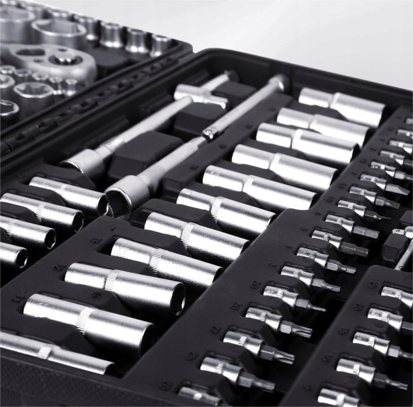 ZESTAW NARZĘDZI KLUCZE NASADOWE METALLO 171 EL. 3 GRZECHOTKI Kod producenta META-171W