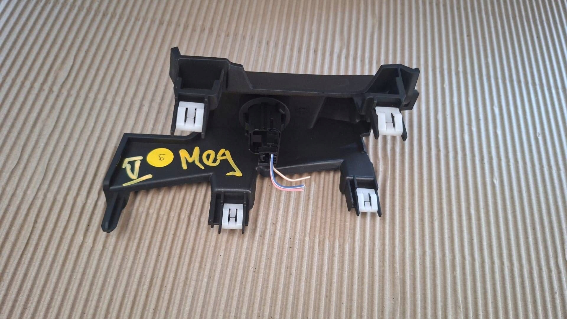 Schalter Start-Stop Renault Megane E-Tech 682103667R