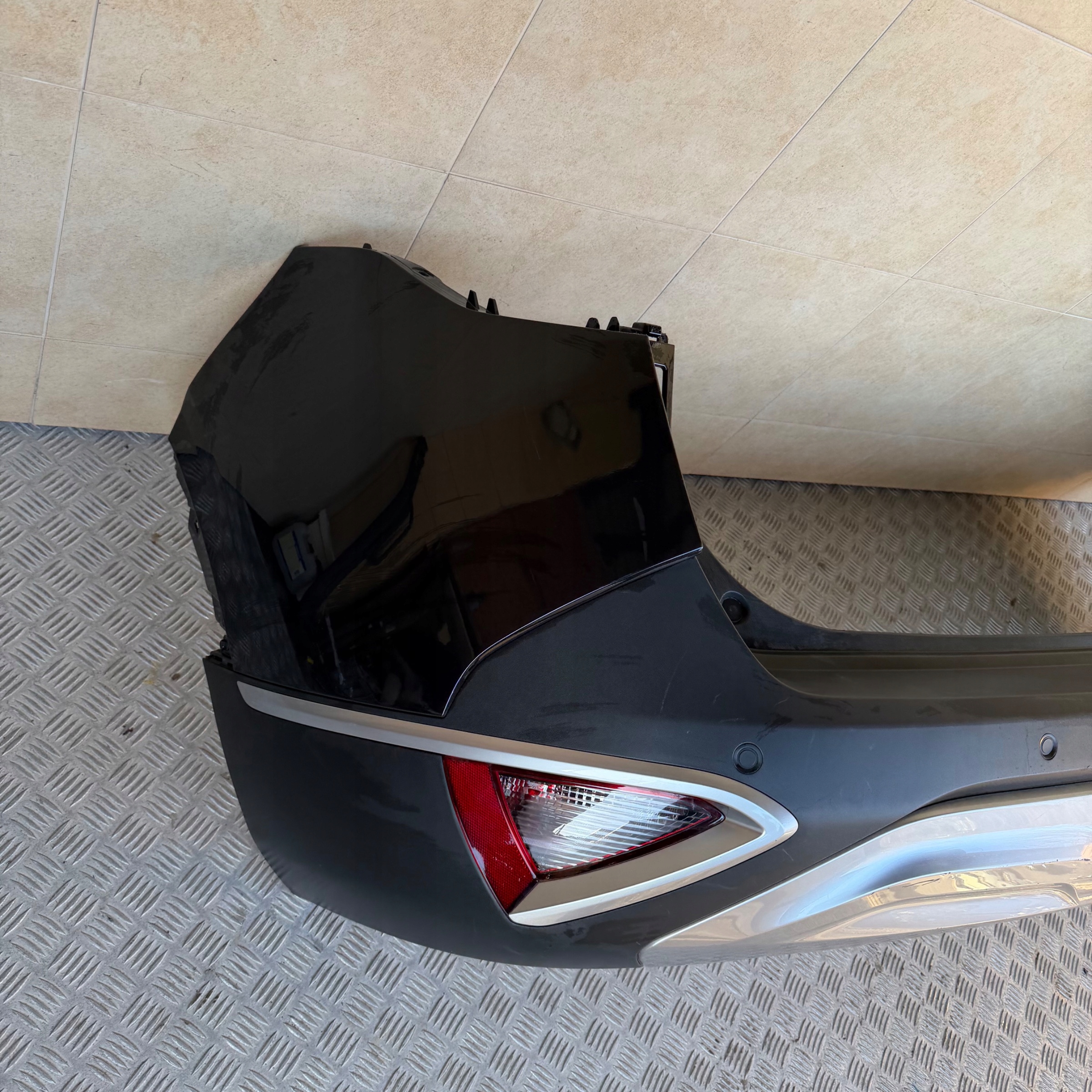 bumper rear complete KIA SPORTAGE V 2024 ROK 4 PDC