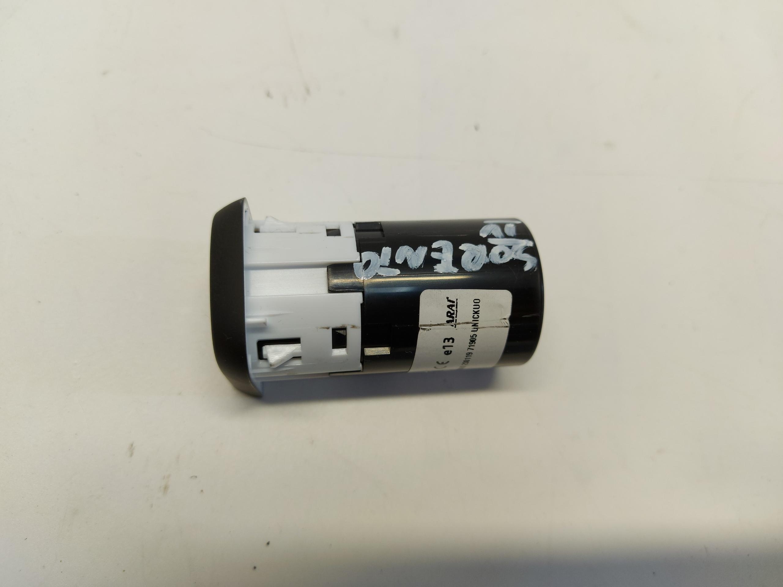 Kia Sorento IV 4 adapter connector input usb 96125-p2000