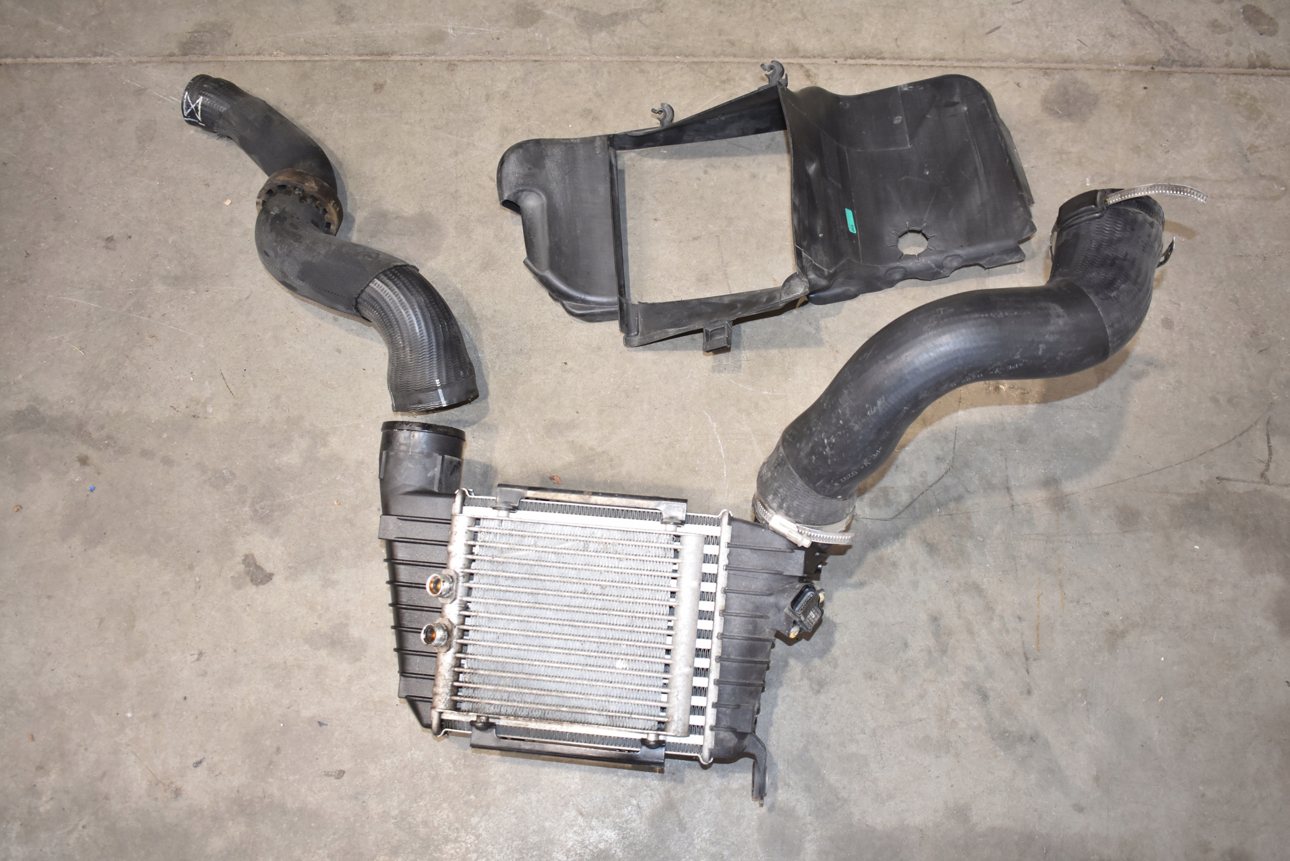 IDEALNY intercooler left KPL. radiator BENTLEY FLYING SPUR 1