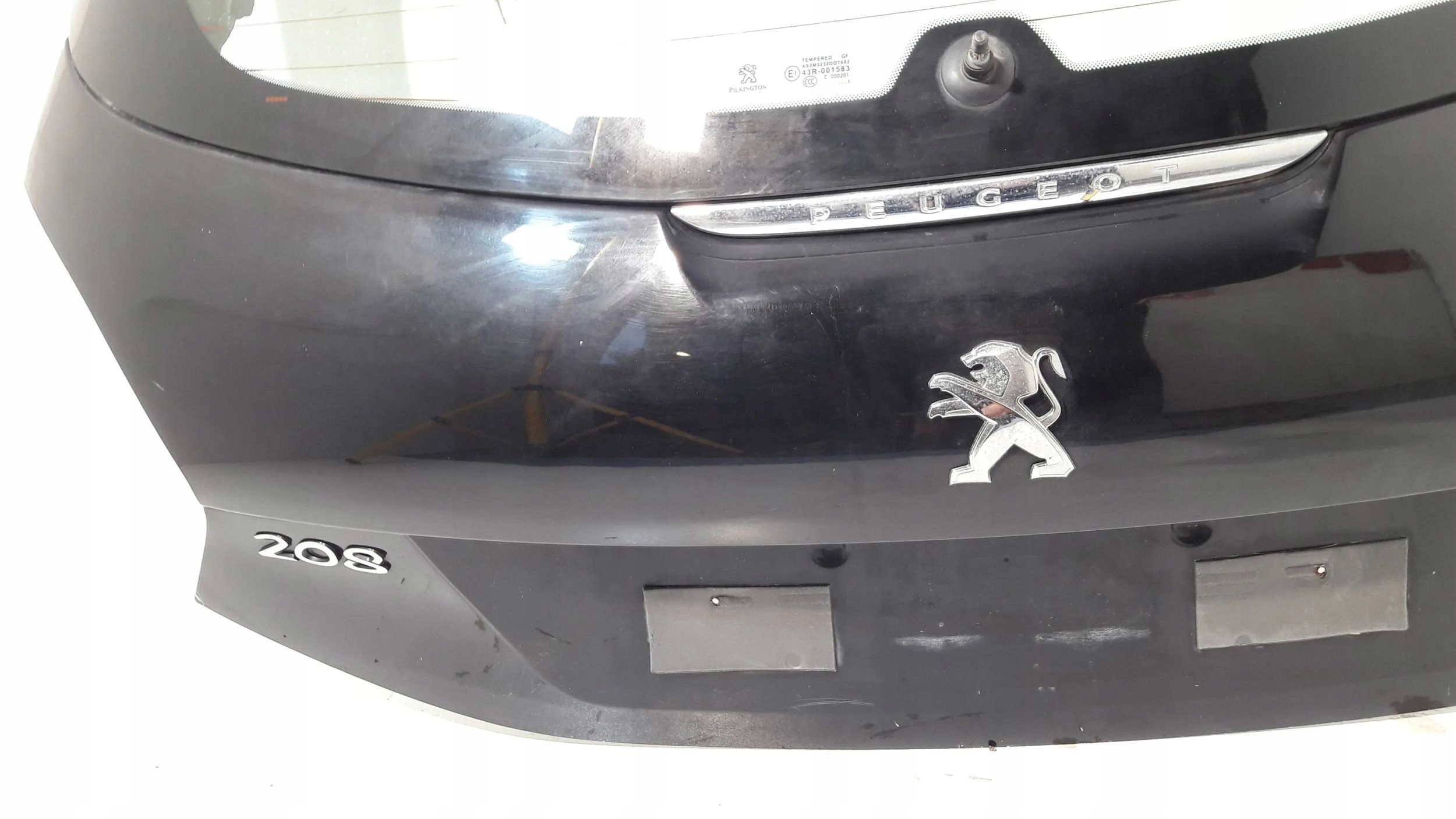 Peugeot 208 rear trunk door boot 2016 rok (H100)