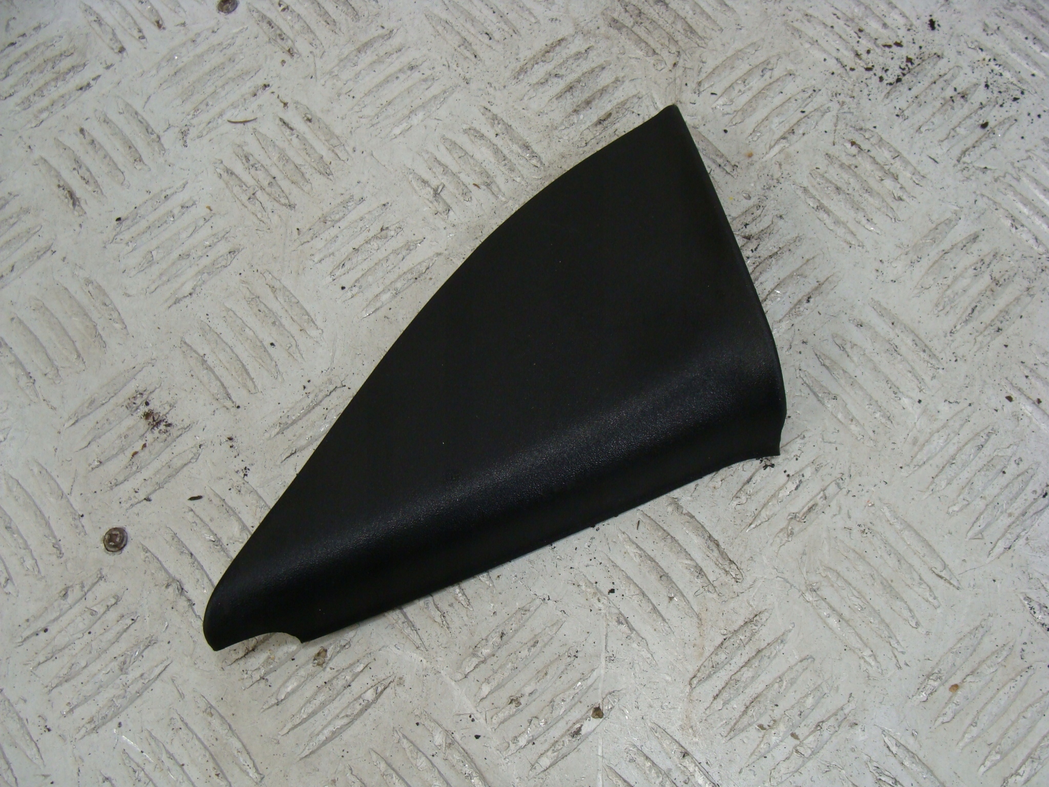 VW GOLF III 3D ZAŚLEPKA DRZWI TRÓJKĄT LEWY