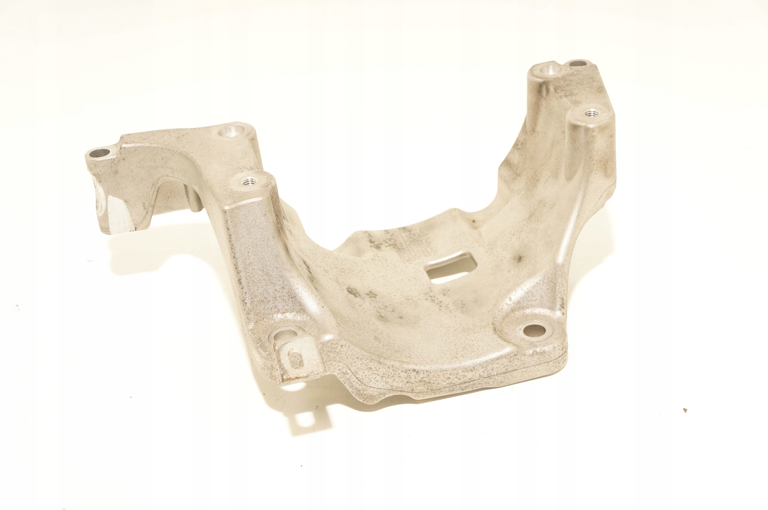 Лапа генератора VOLVO S60 III 2,0 B5 B42 31480101