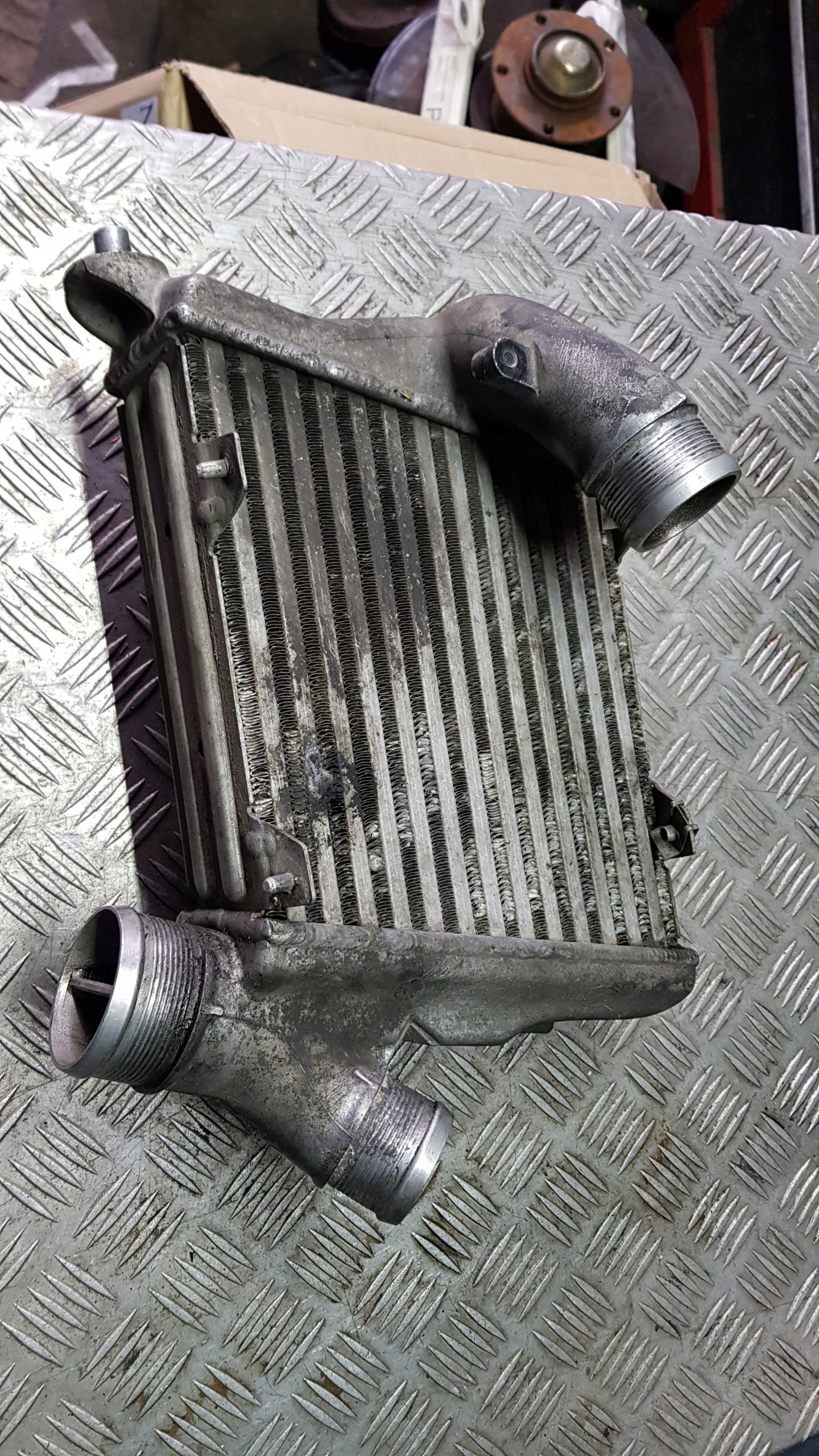 AUDI A8 D3 3.0 TDI intercooler radiator 4e0145806g left