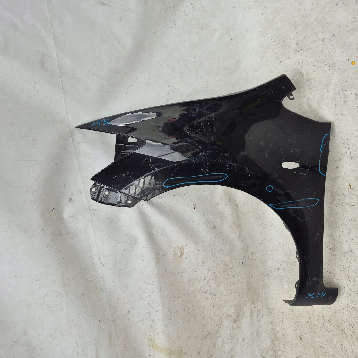 TOYOTA AURIS and 1 06-09 fender front front left