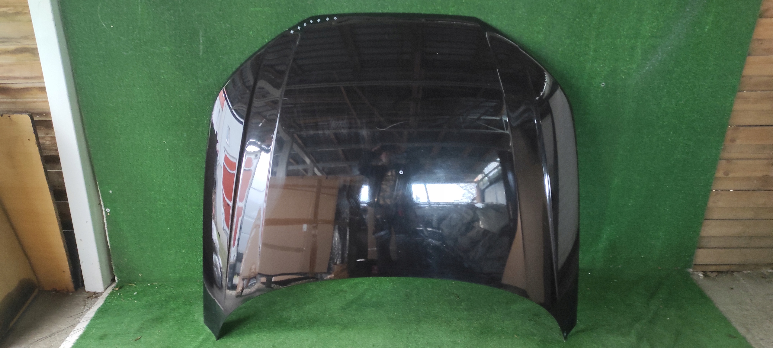 AUDI A4 B9 8W0 Maska Lubań