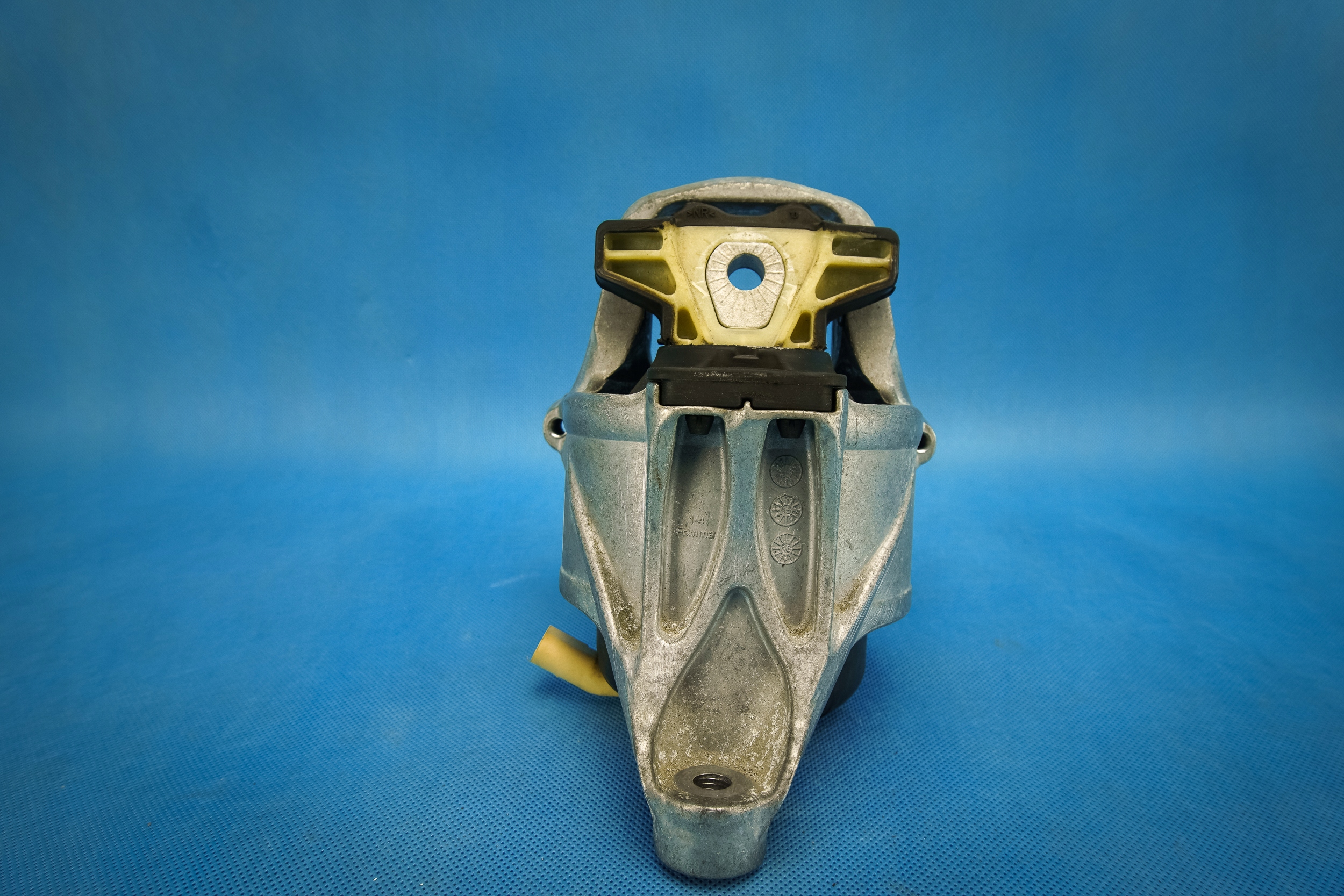 engine mount right Audi A4 8W B9 A5 F5 2.0TFSI 8W0199372AB