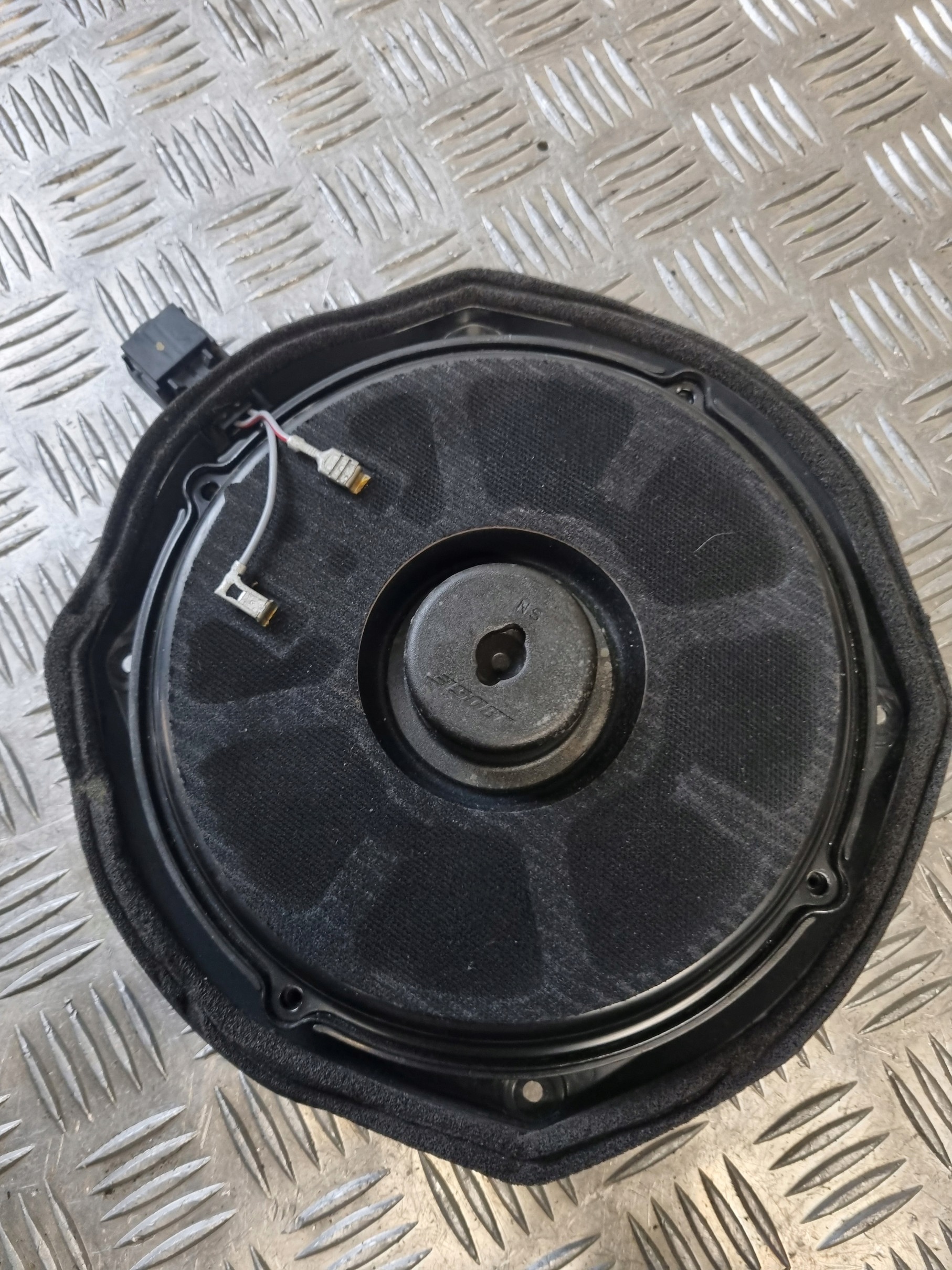reprák basový BOSE AUDI A4 B6 CABRIO