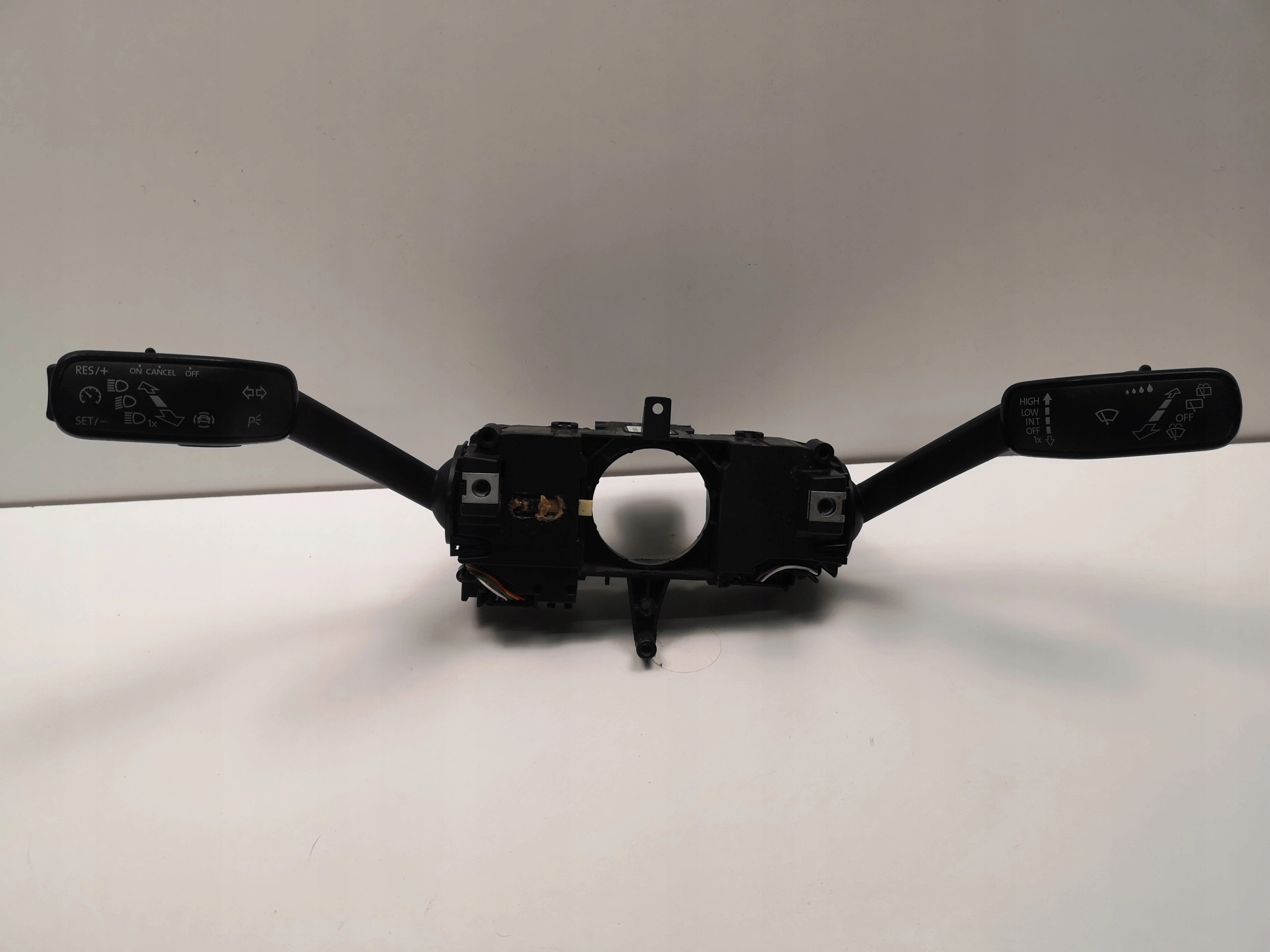 VW SEAT SKODA КОМБИНИРОВАННЫЙ ПЕРЕКЛЮЧАТЕЛЬ 2Q1953507AE