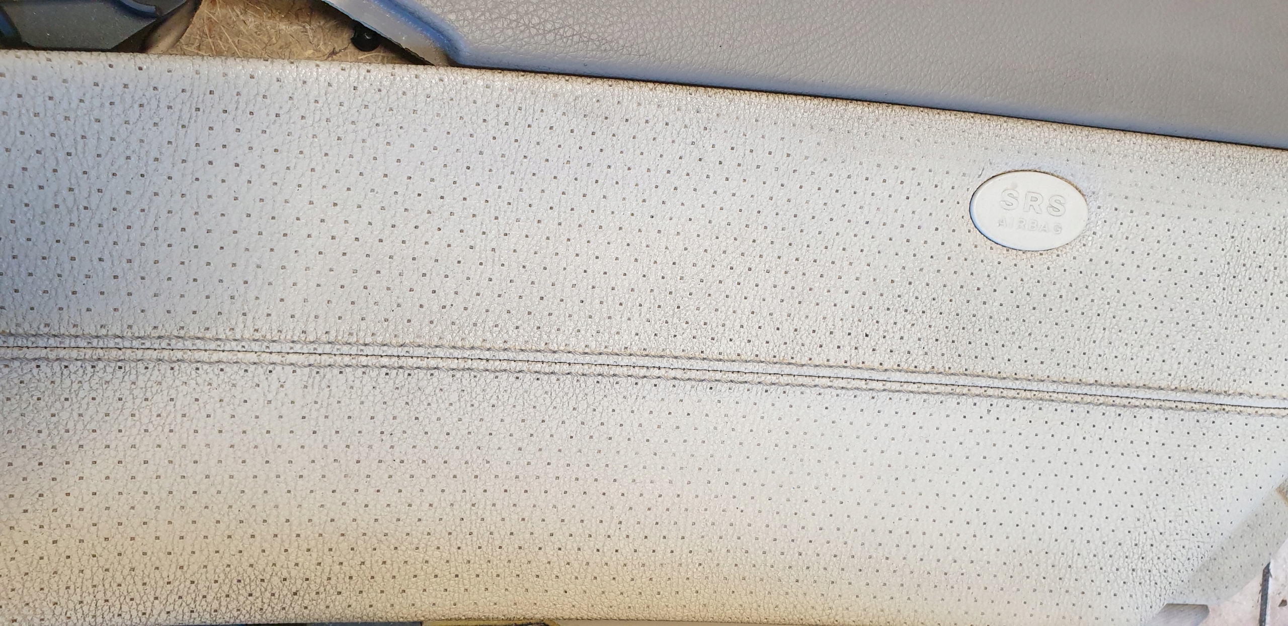 upholstery side door PT MERCEDES E W211 2005r.