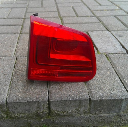 VW TIGUAN I 5N LIFT 11-15 LEWA TYLNA LAMPA KLAPA