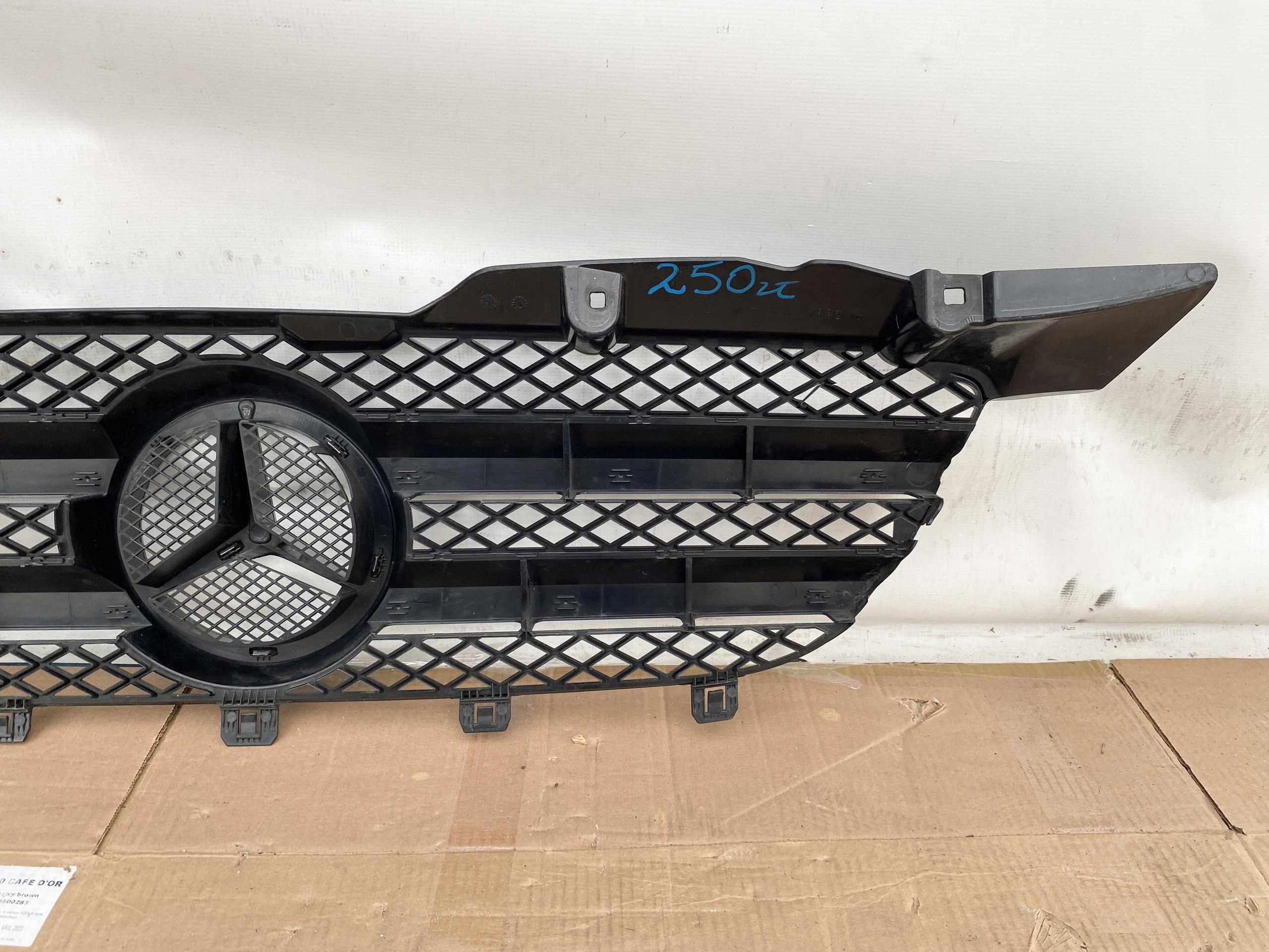 SPRINTER 906 06- grill grille covering front logo CHROM originál