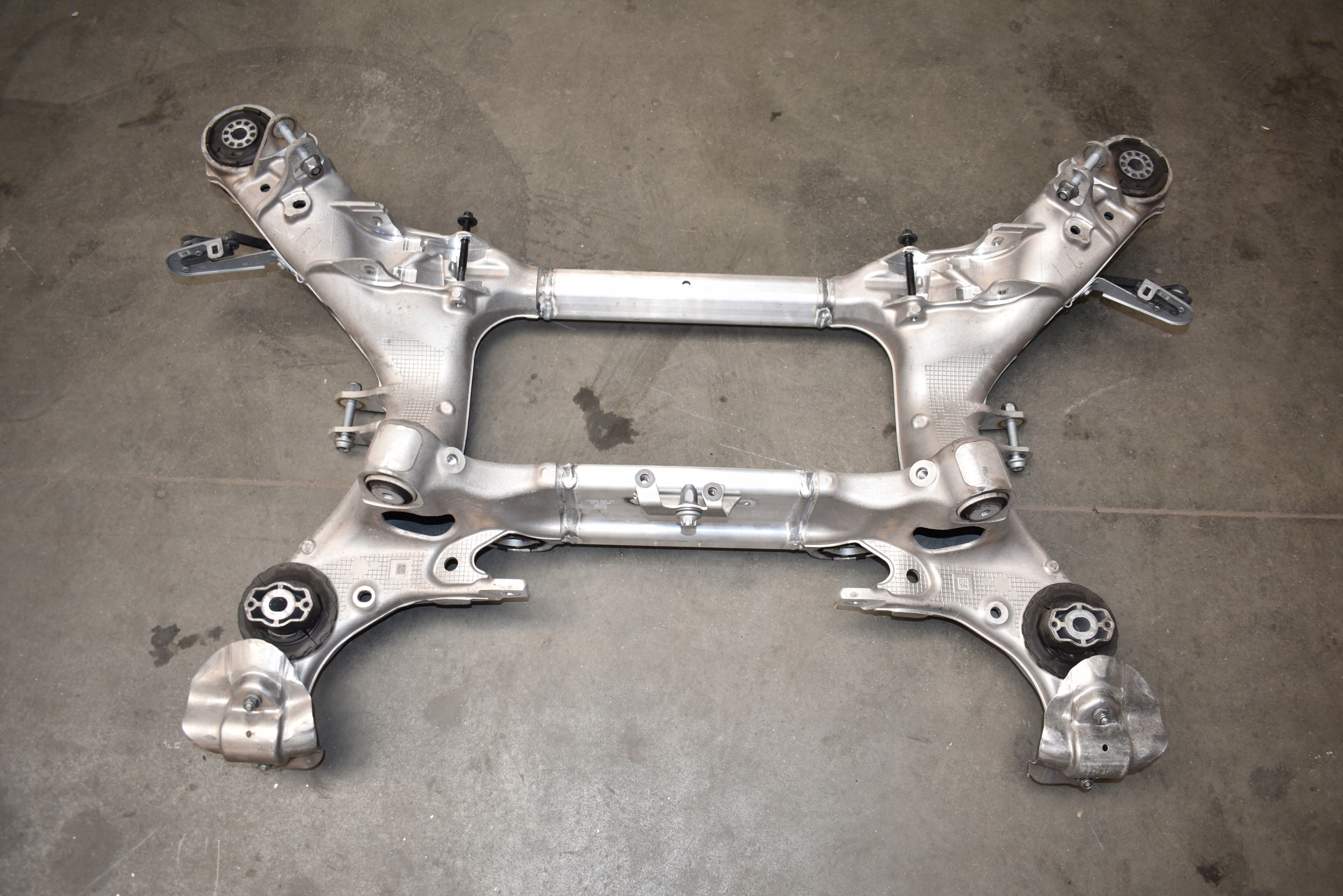 IDEALNY subframe rear part rear MERCEDES C63 W206 1
