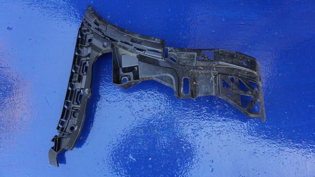 MERCEDES GLC 253 - rear bumper bracket right rear part