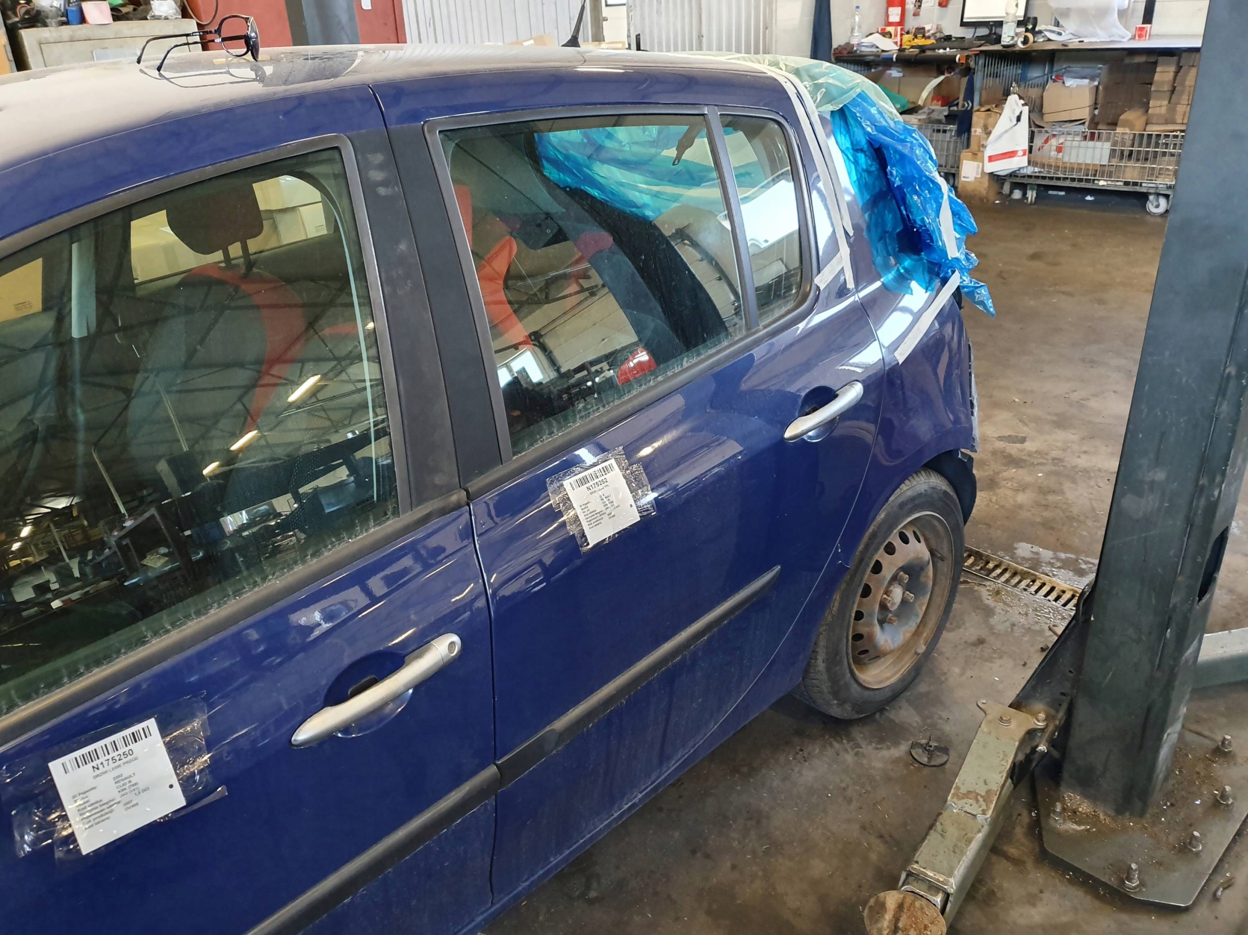 Tür links heck OV460 RENAULT CLIO III