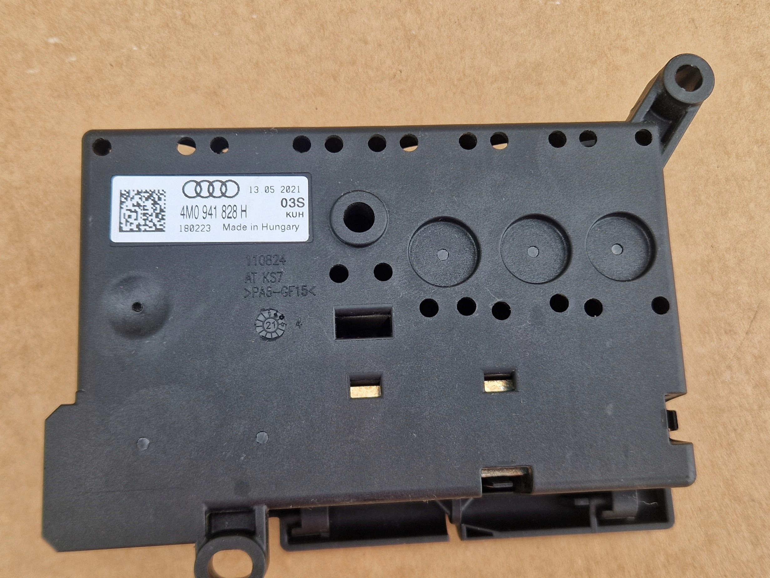 Module fusibles Boîte 4M0941828H AUDI Q7 Q8