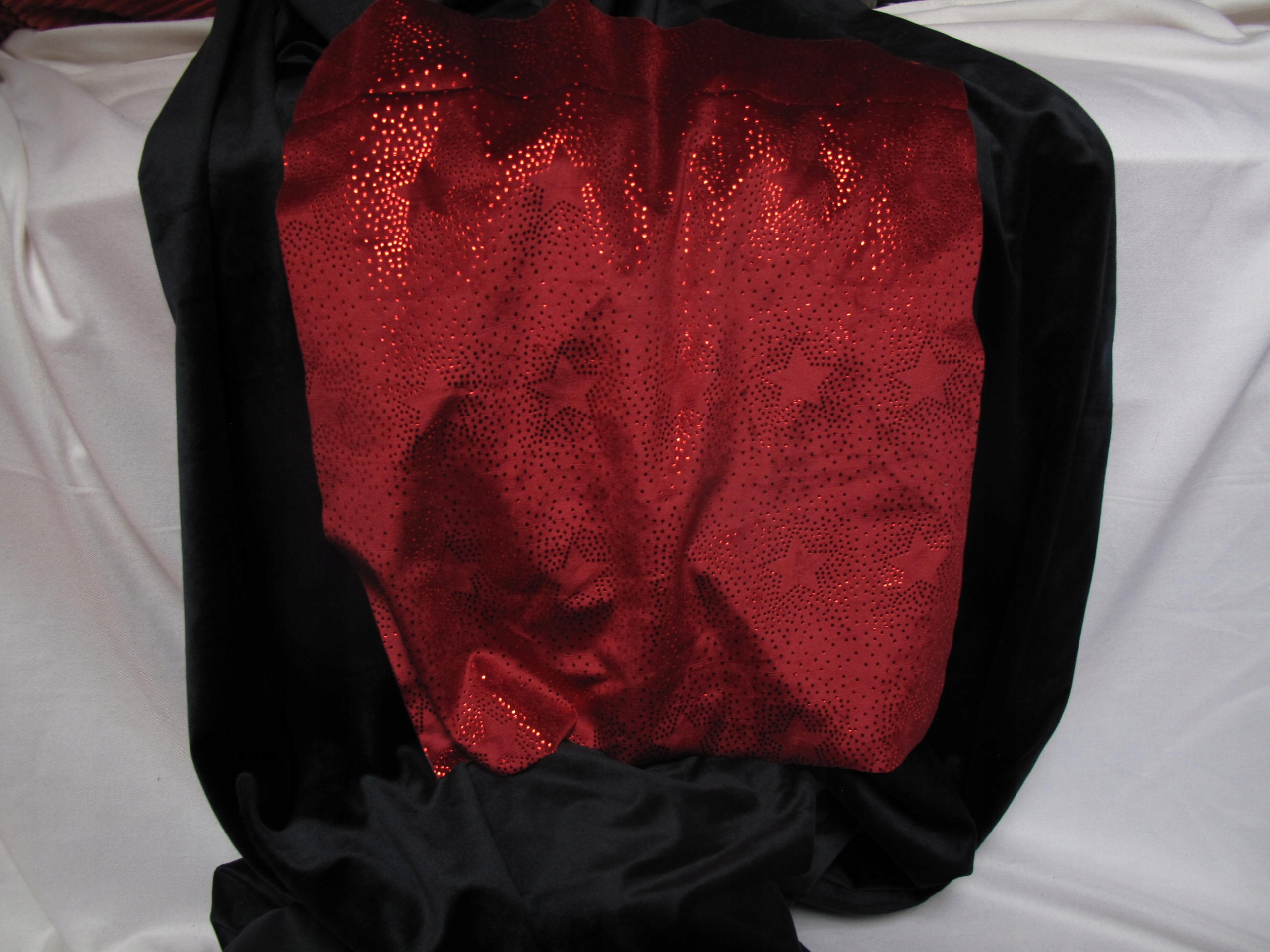 AKSAMIT GRANAT OBRUS LUB KAPA LUB ZASŁONA