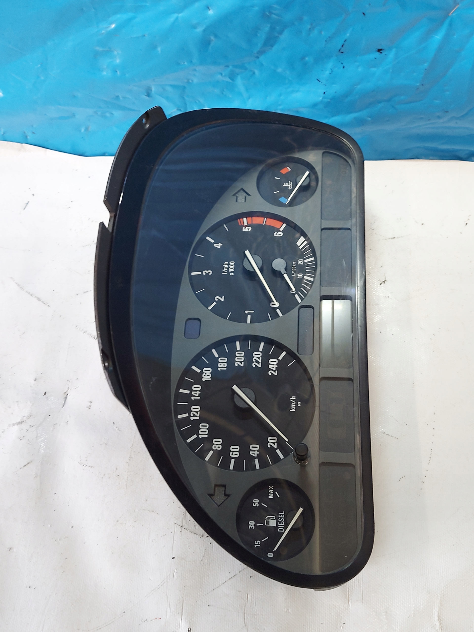 dials clock BMW E39 TDS 62118375898