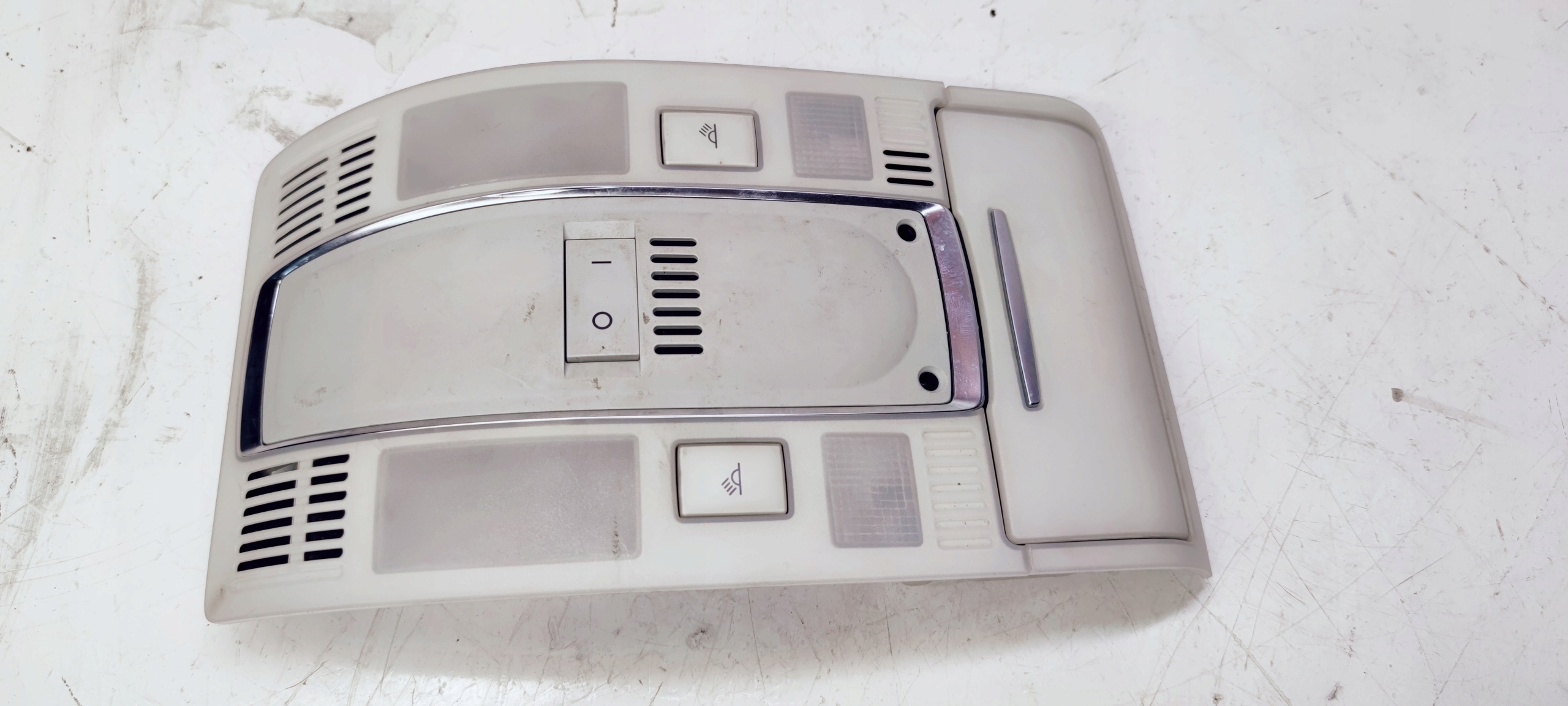 light OSWIETLENIE cabs AUDI A6 C6 4F0947135H