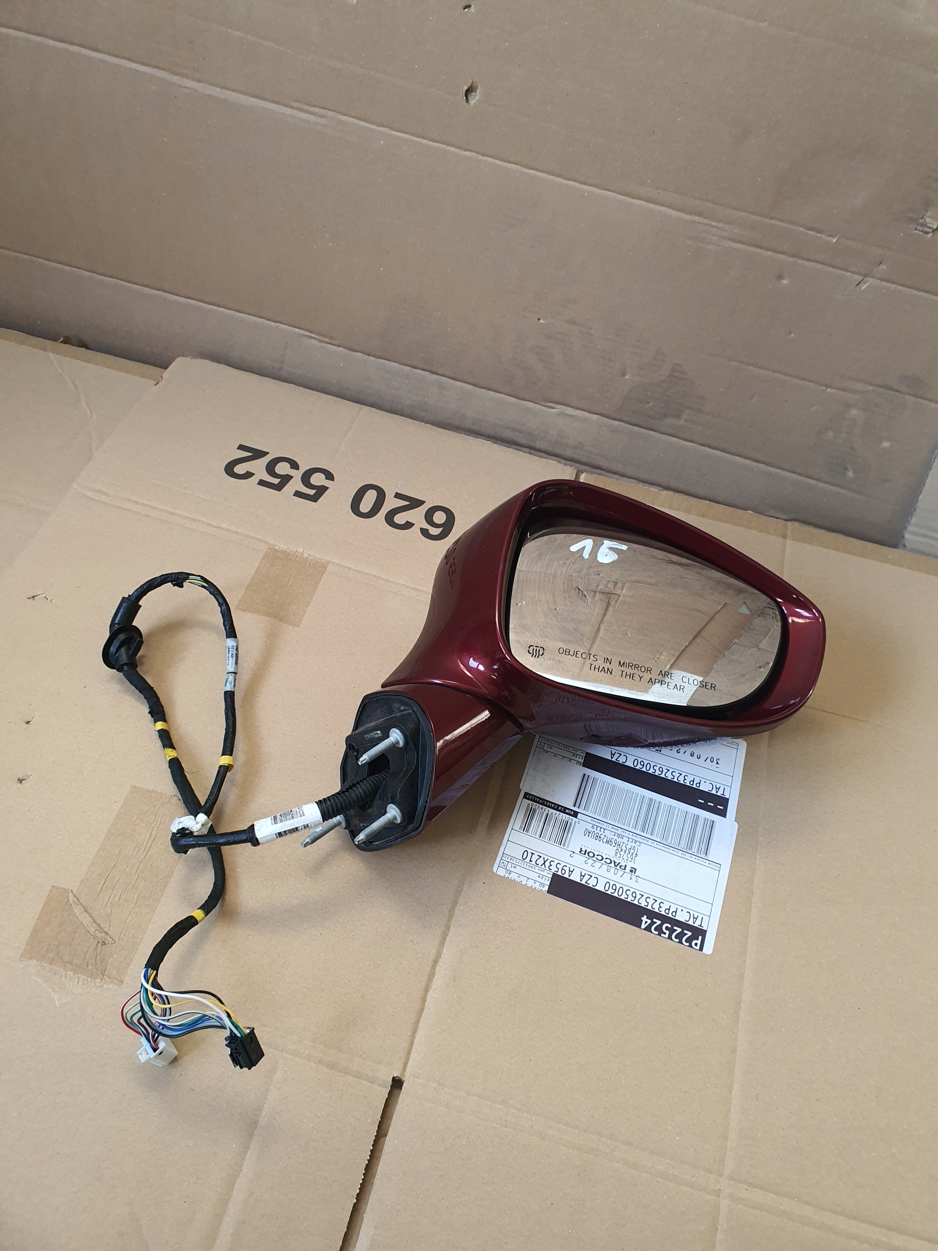 LUSTERKO PRAWE 16 PACIFICA