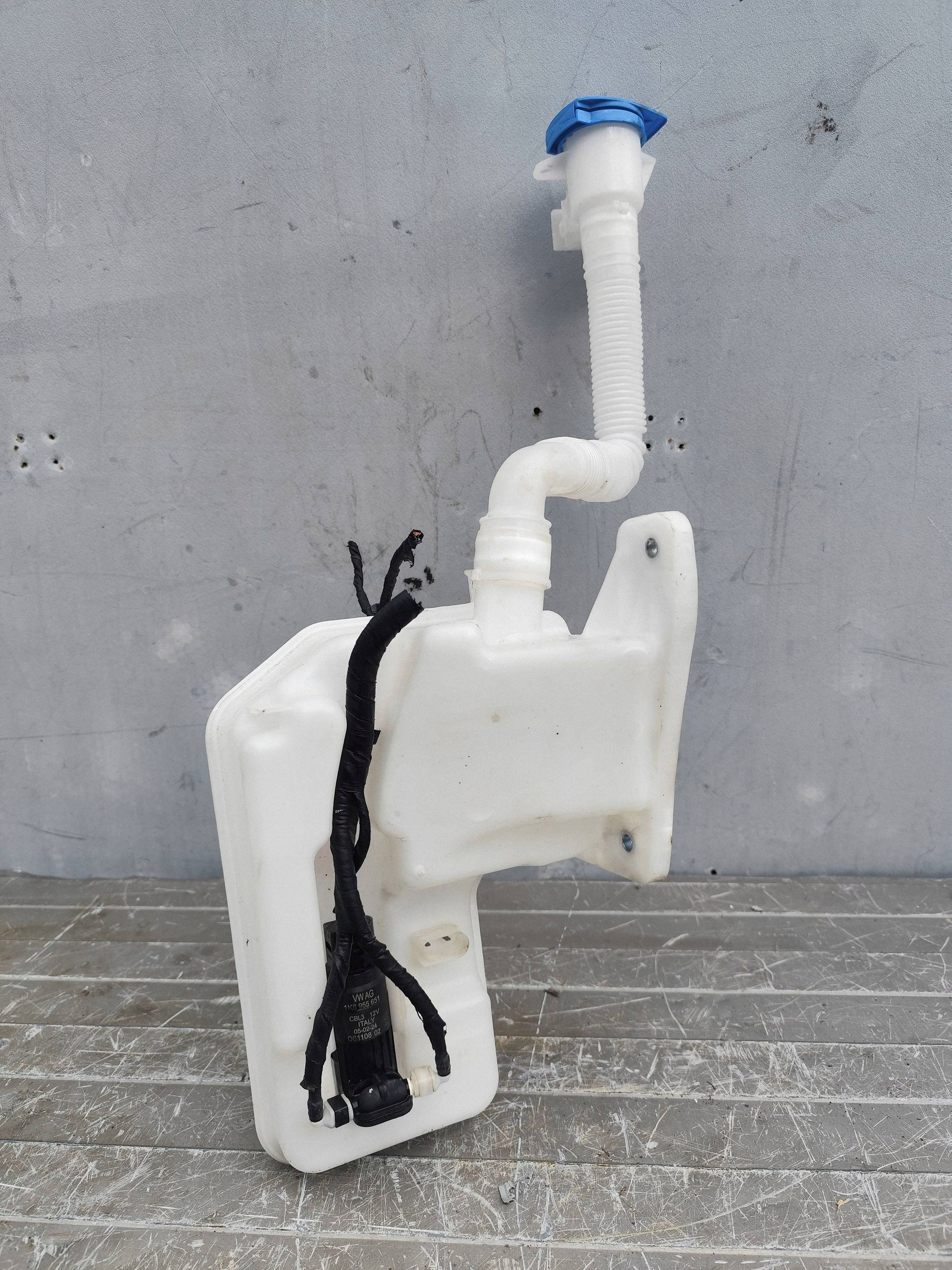 Cupra Formentor washer fluid tank 5FF955453