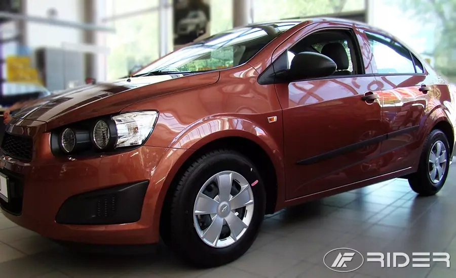 Chevrolet Aveo sedan bočné lišty