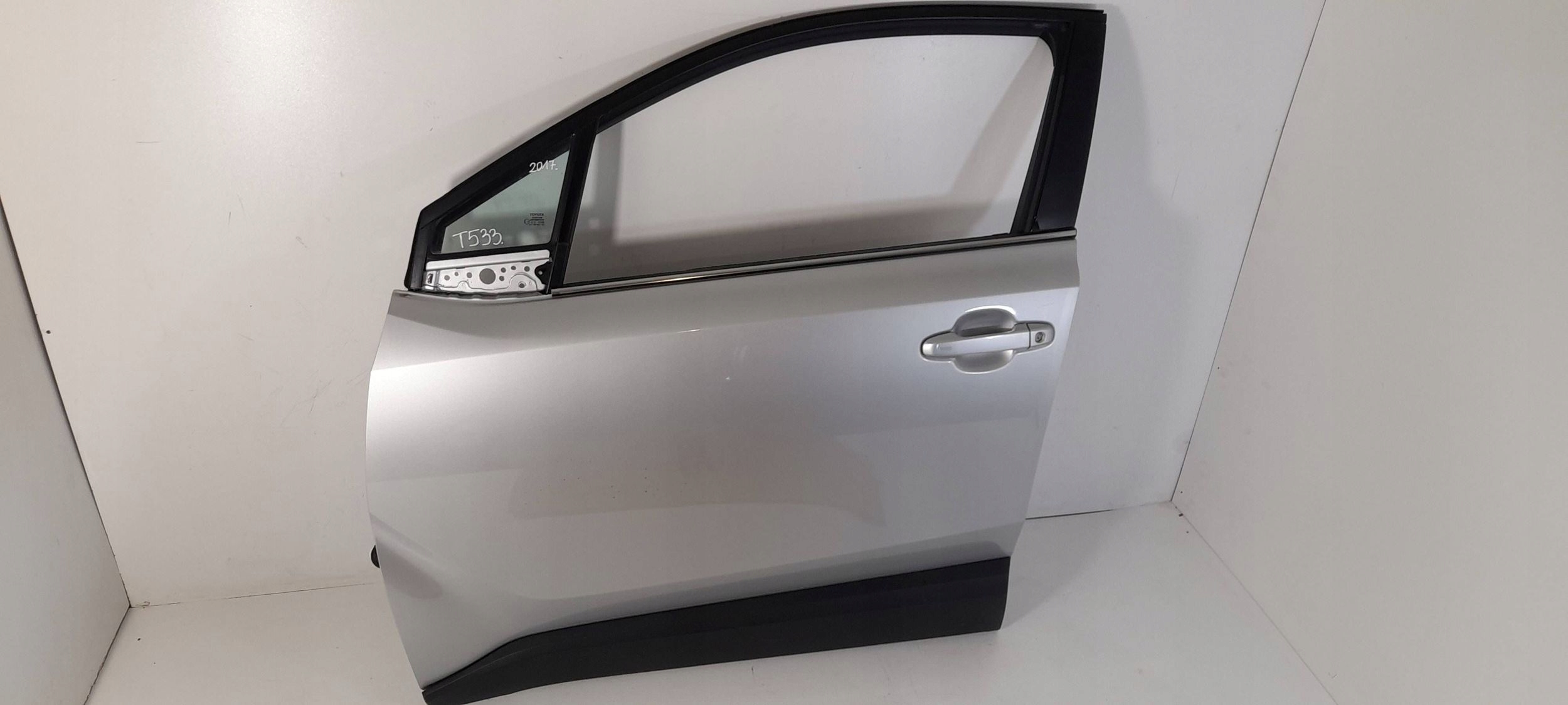 Toyota C-HR and door front left 1F7 (T533)