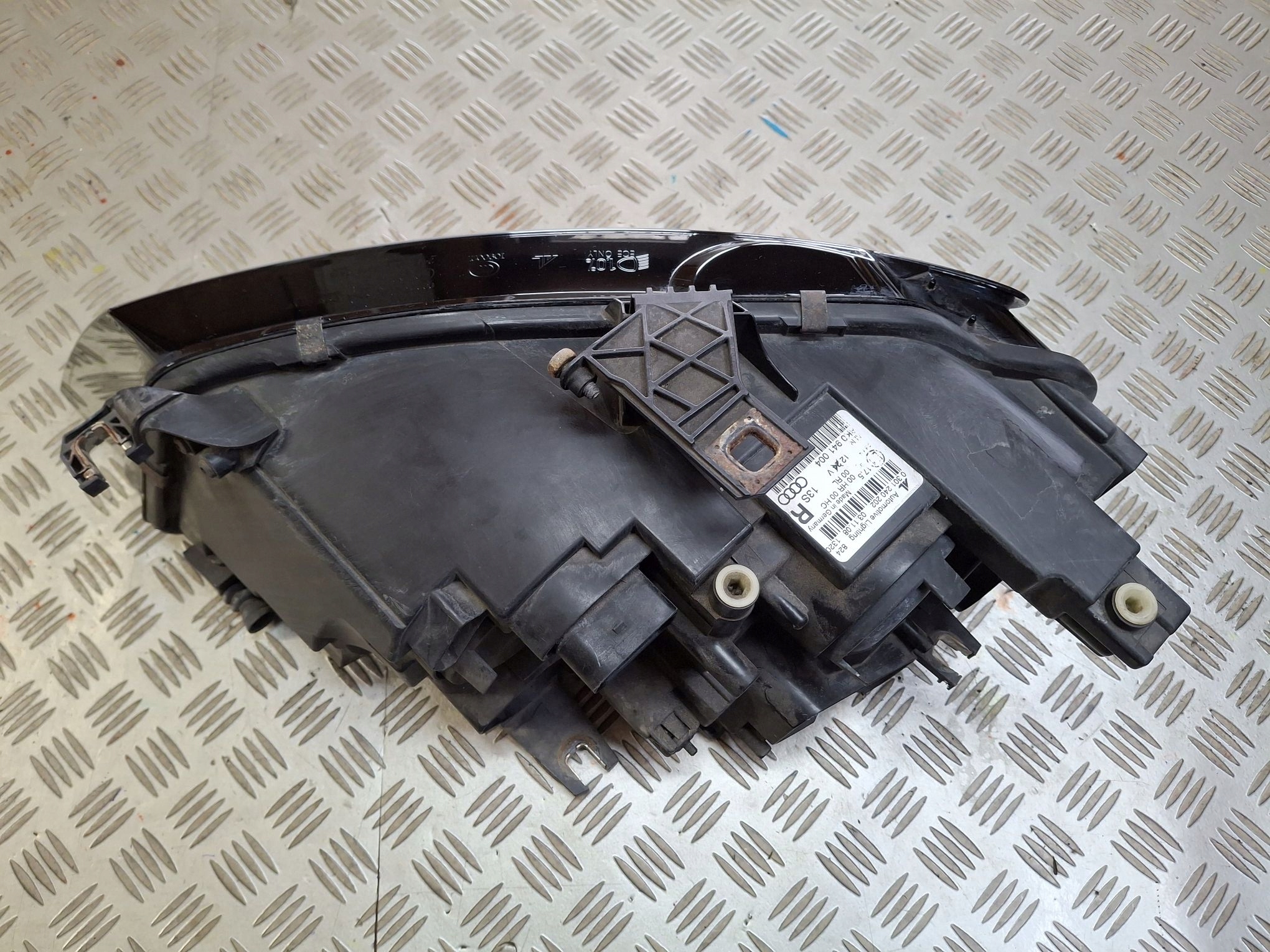 light right front ZWYKLA AUDI A4 B8 8K 2008R->2012R