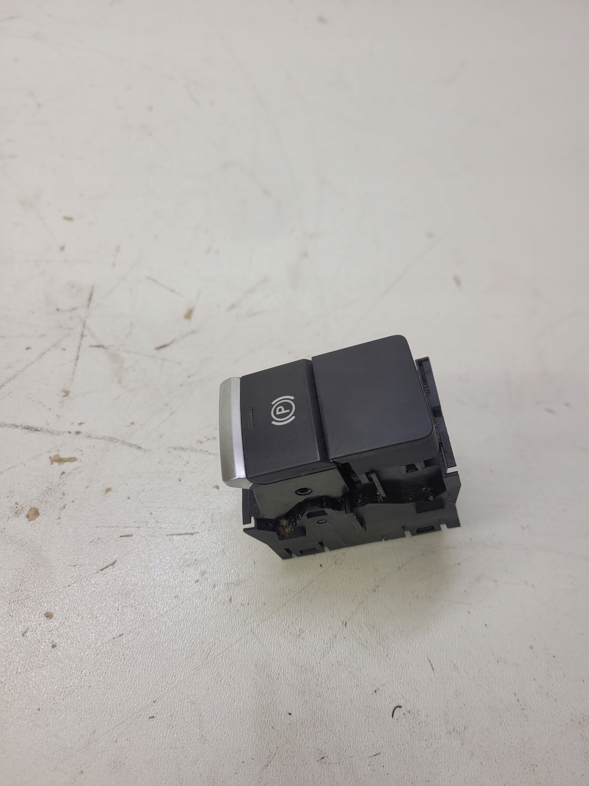 GUZIK elektrická brzda AUDI A4 B9 A5 Q7 8W2927225A