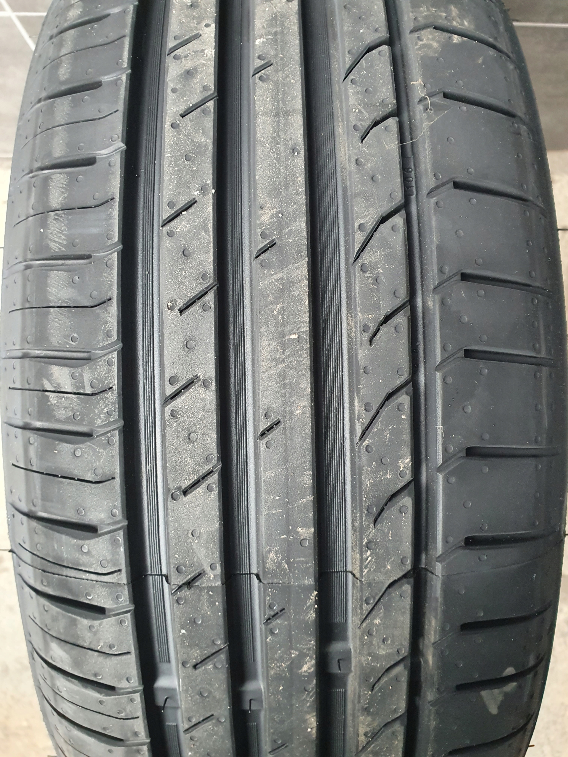 

4XNOWE Trazano 185/65R15H 88H ZuperEco Z-107